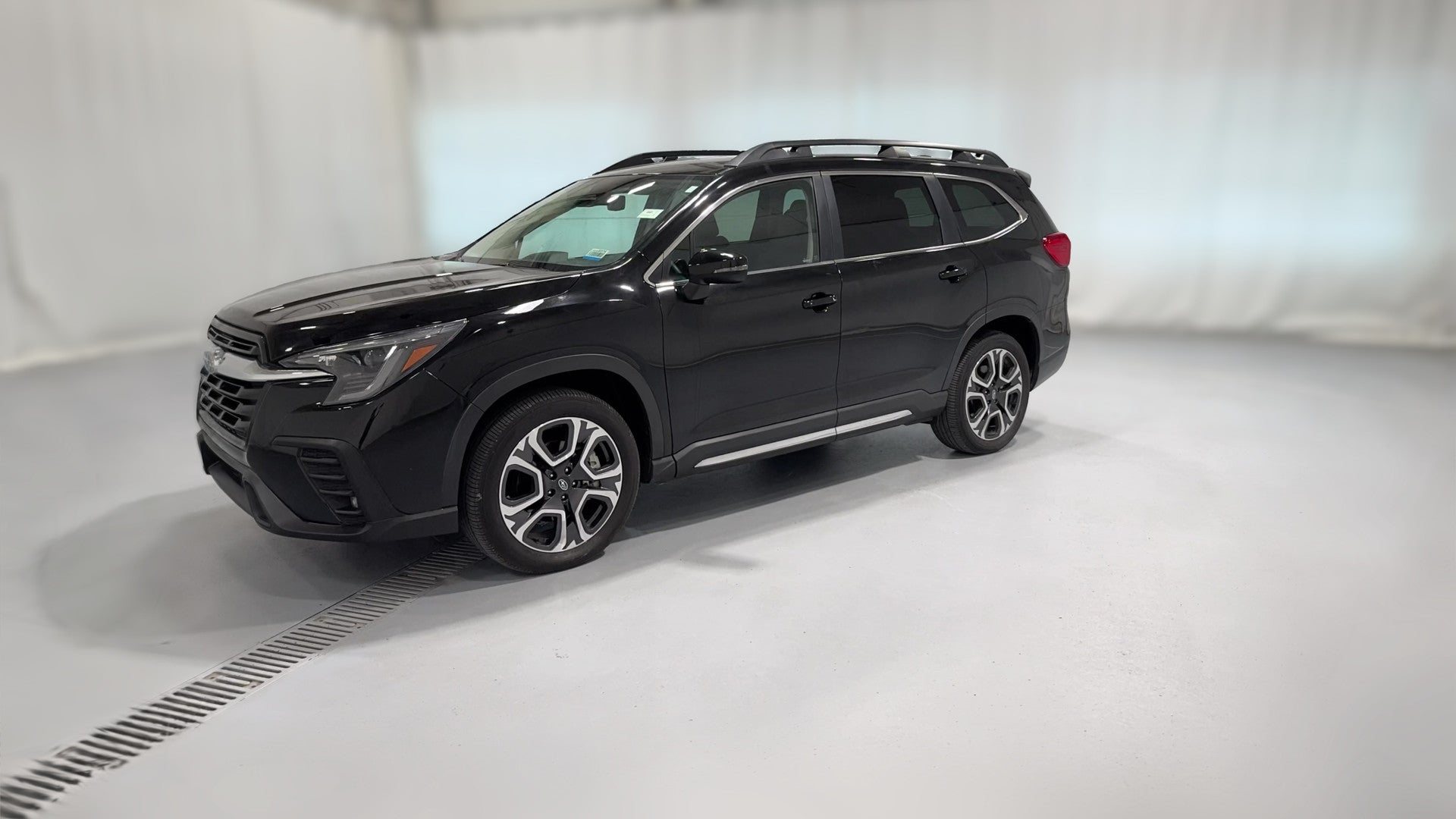 2023 Subaru Ascent vehicle photo