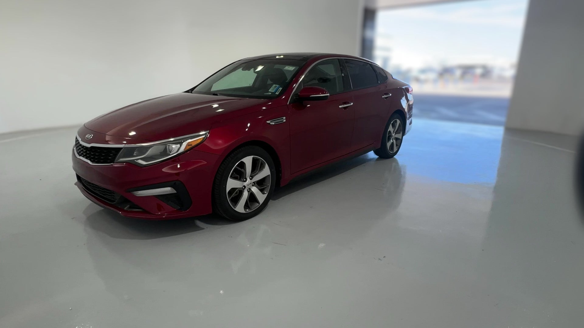 2020 Kia Optima vehicle photo