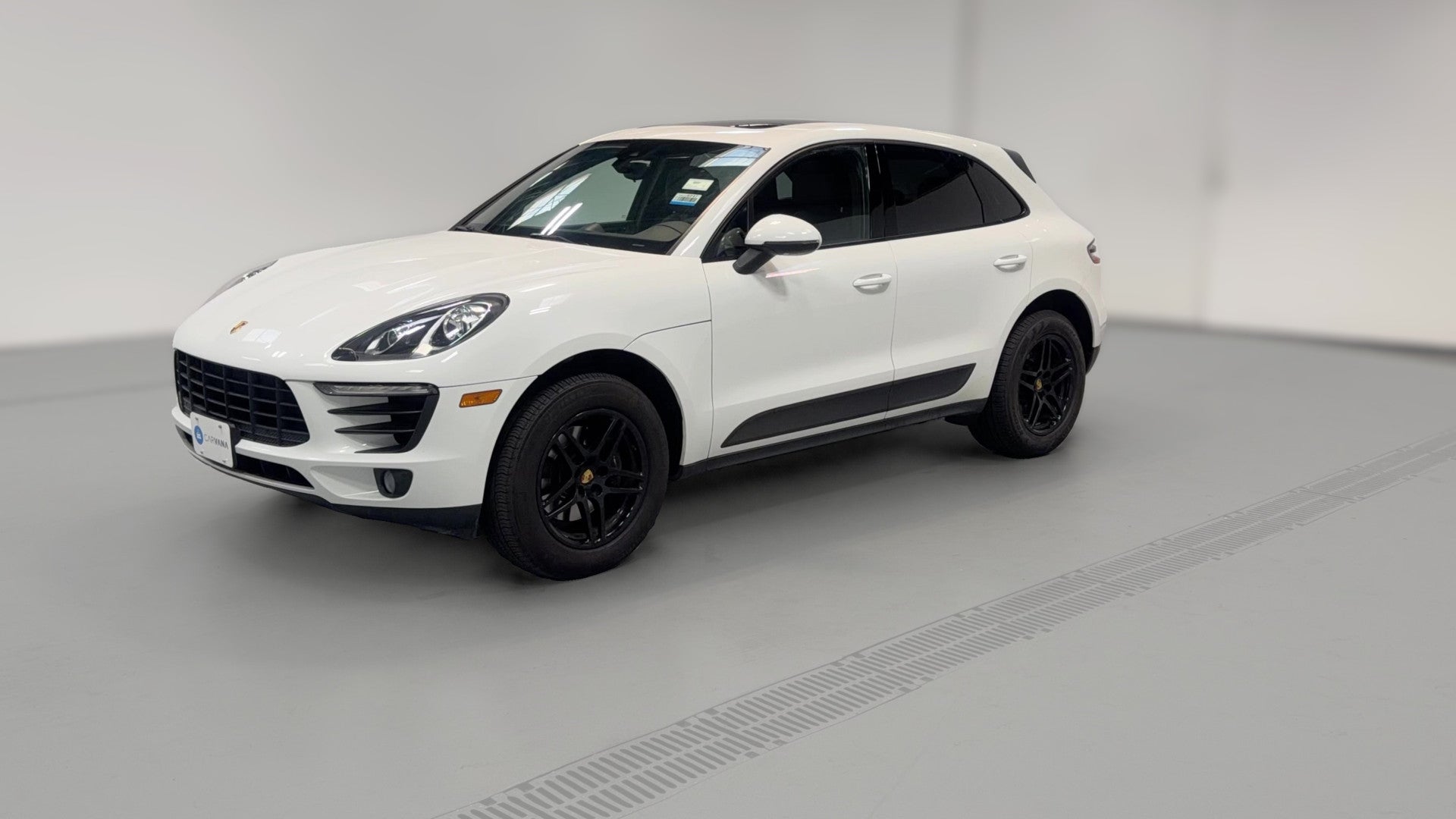 2017 Porsche Macan vehicle photo