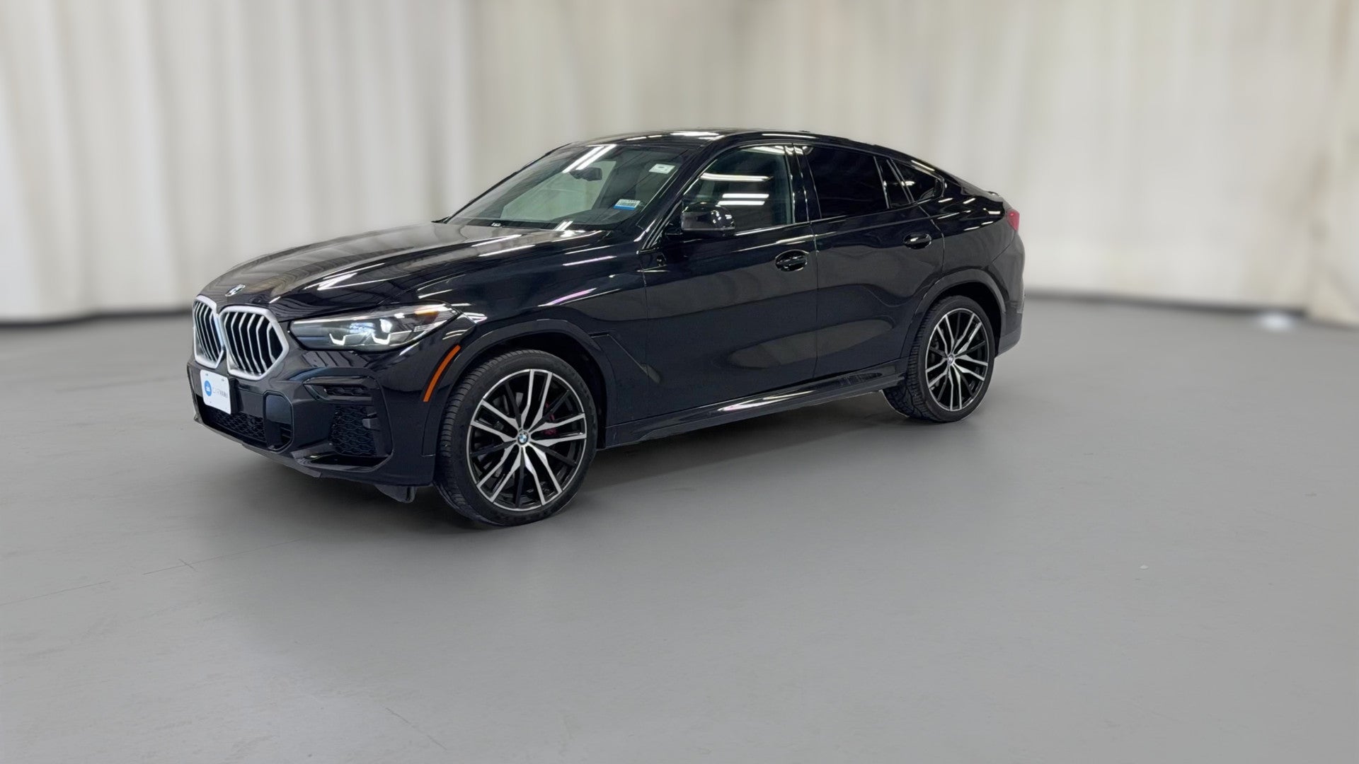 2023 BMW X6 vehicle photo