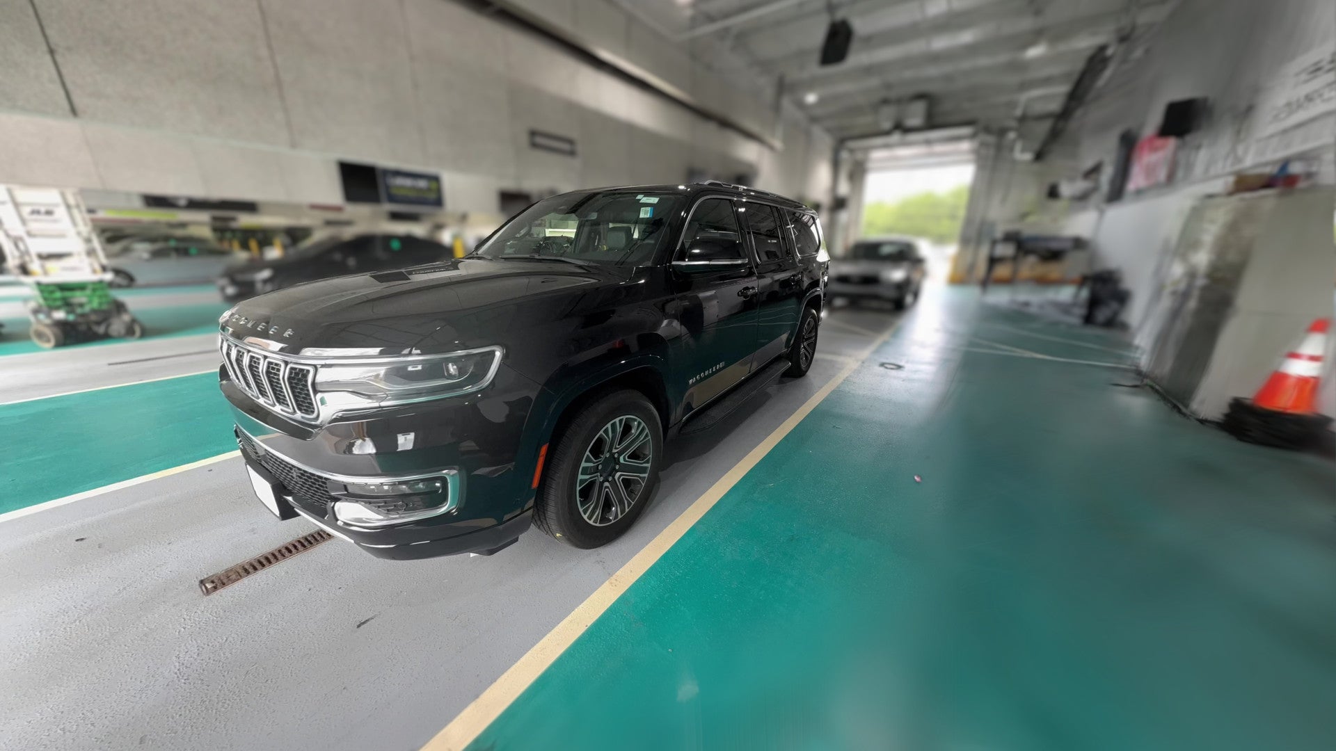 2024 Jeep Wagoneer L vehicle photo