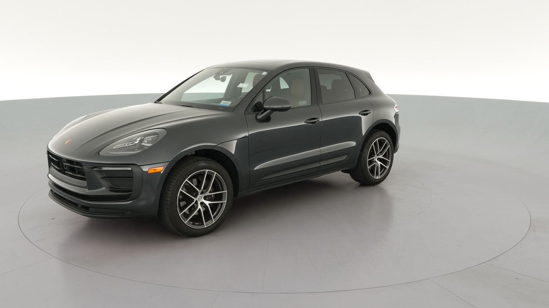 2024 Porsche Macan vehicle photo