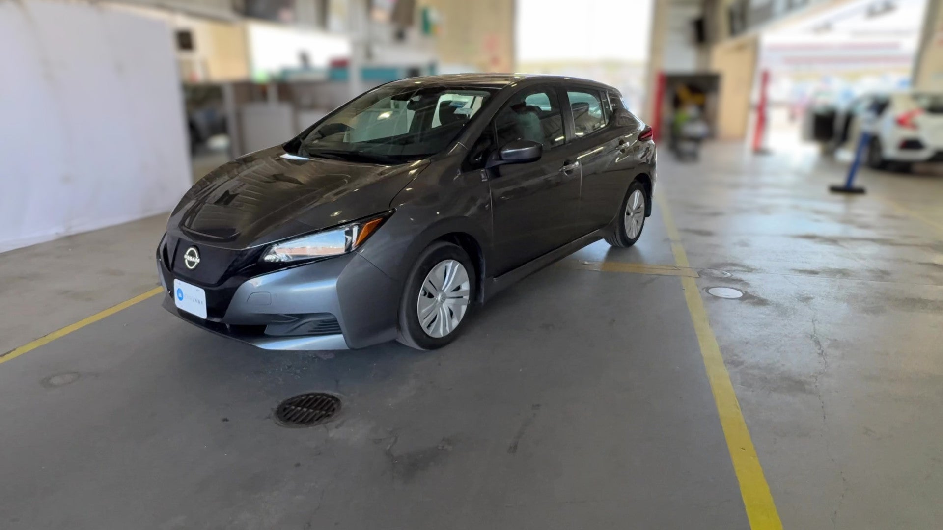 2025 Nissan LEAF vehicle photo