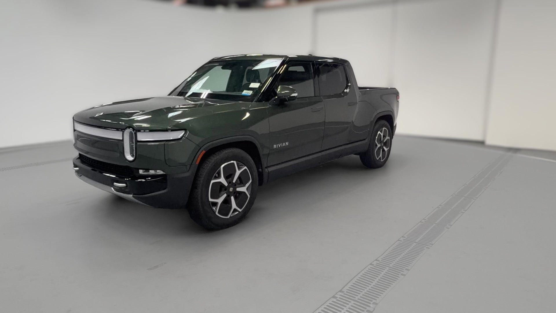 2024 Rivian R1T vehicle photo