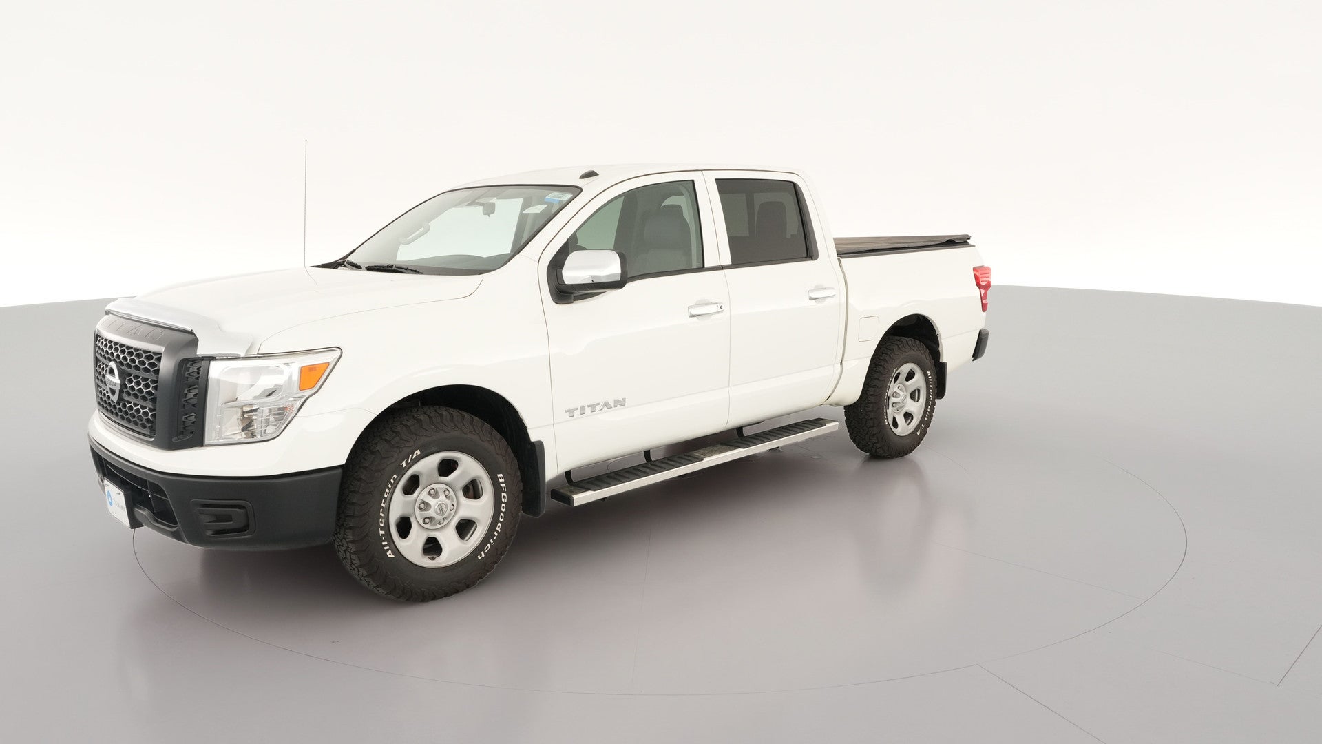 2019 Nissan Titan Crew Cab vehicle photo