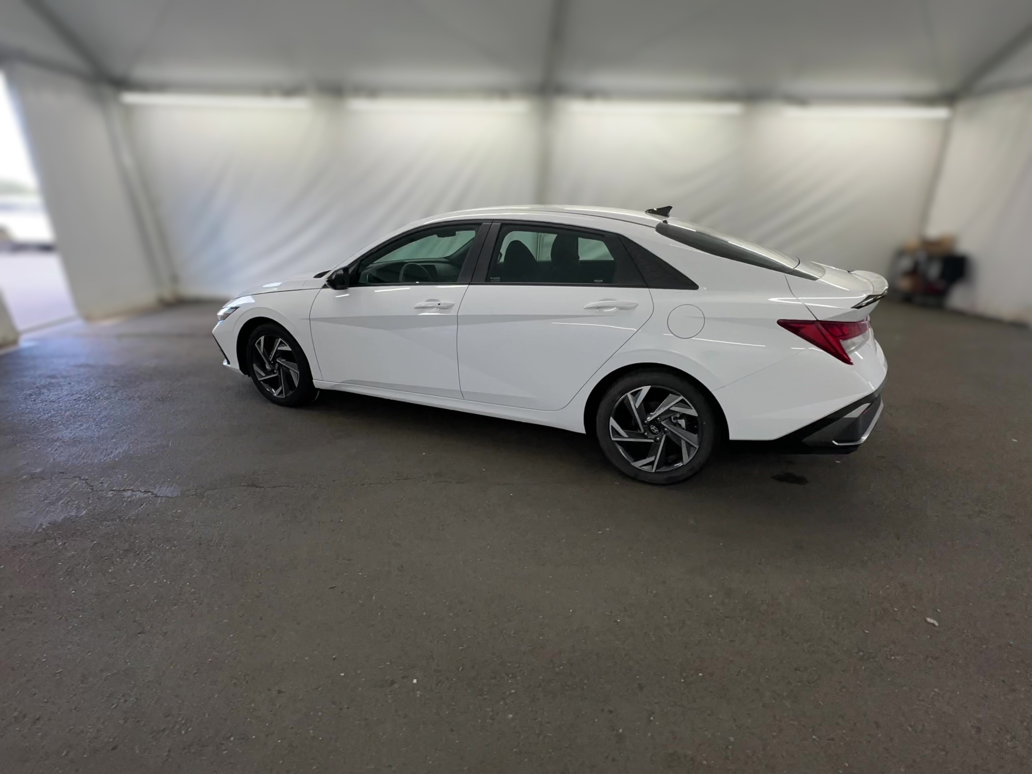 2025 Hyundai Elantra Blue - Photo 27
