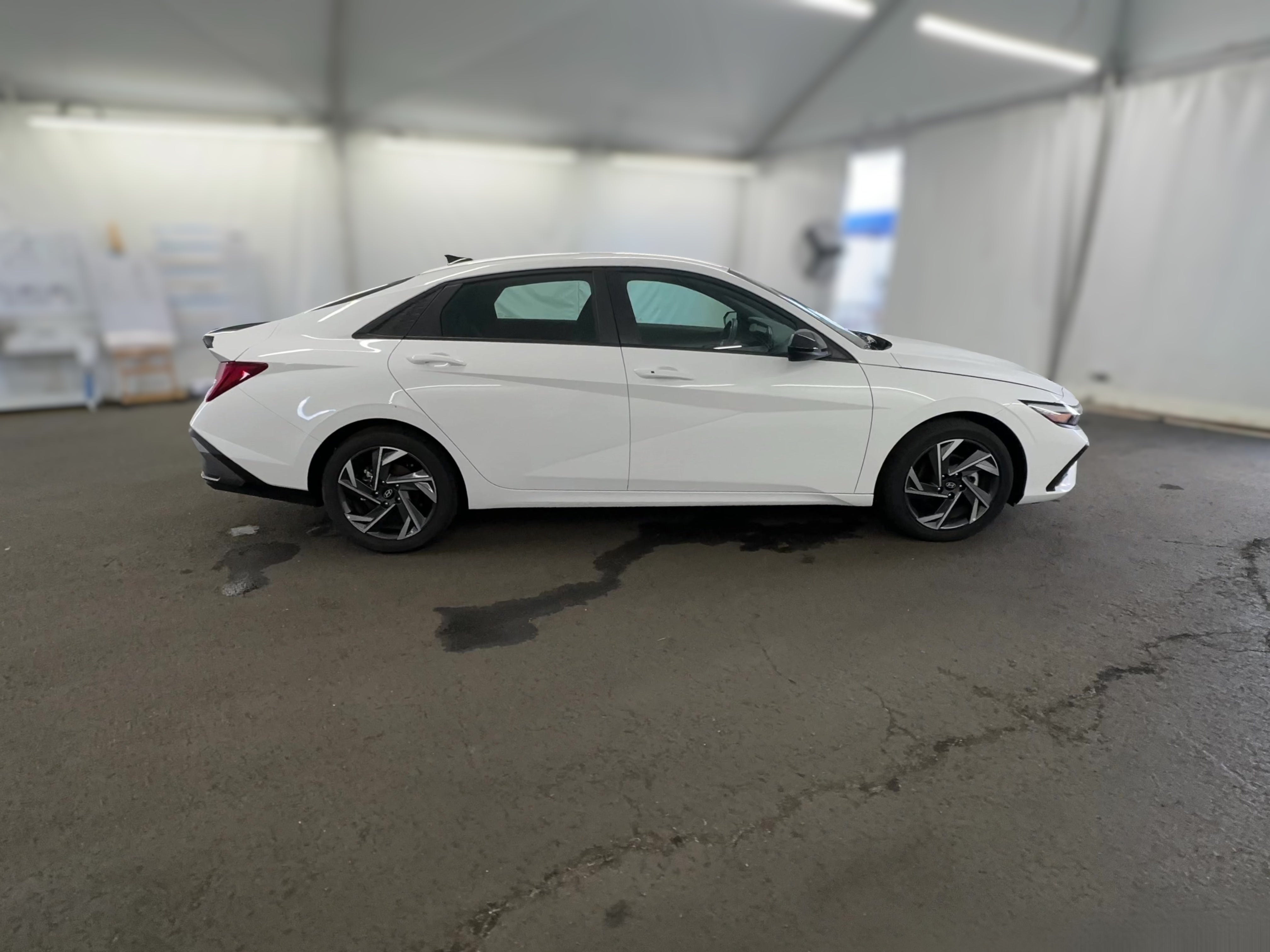 2025 Hyundai Elantra Blue - Photo 34