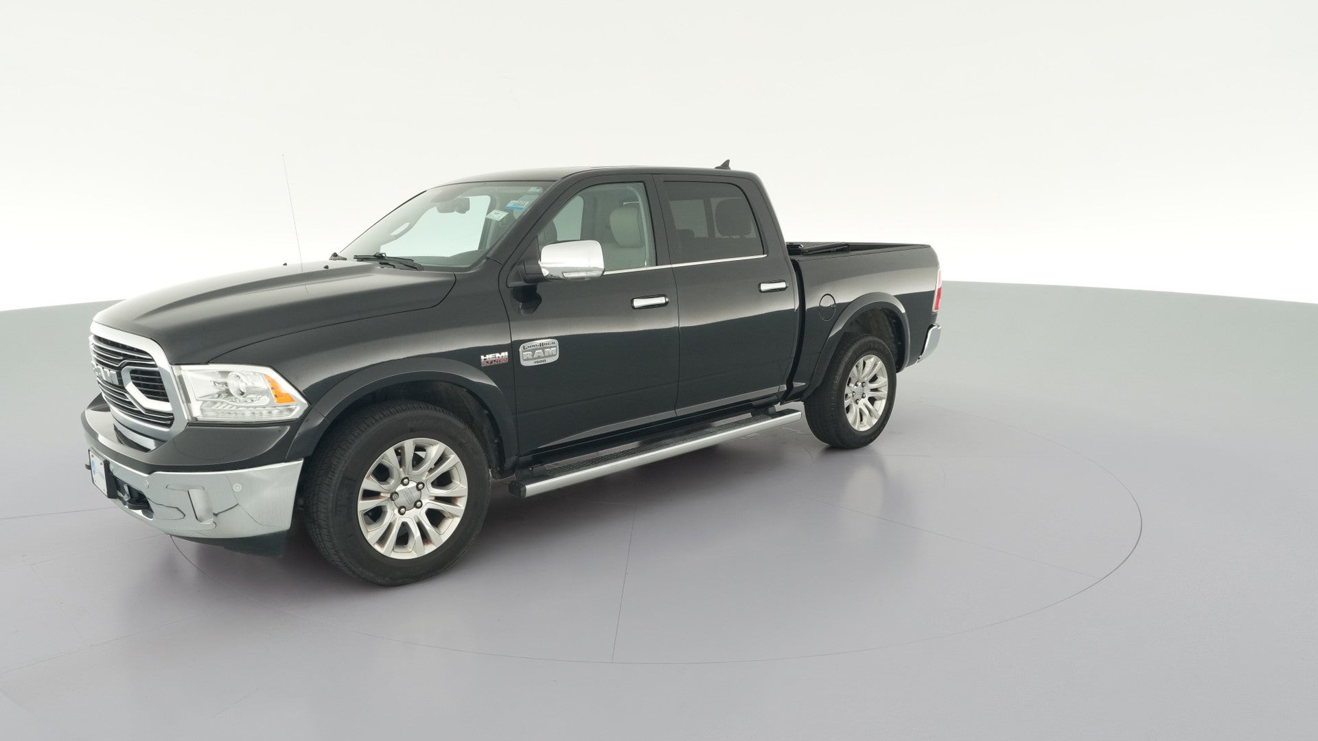 2018 Ram 1500 Crew Cab vehicle photo