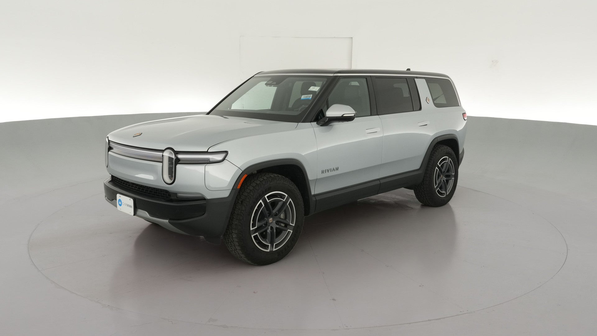 2025 Rivian R1S vehicle photo