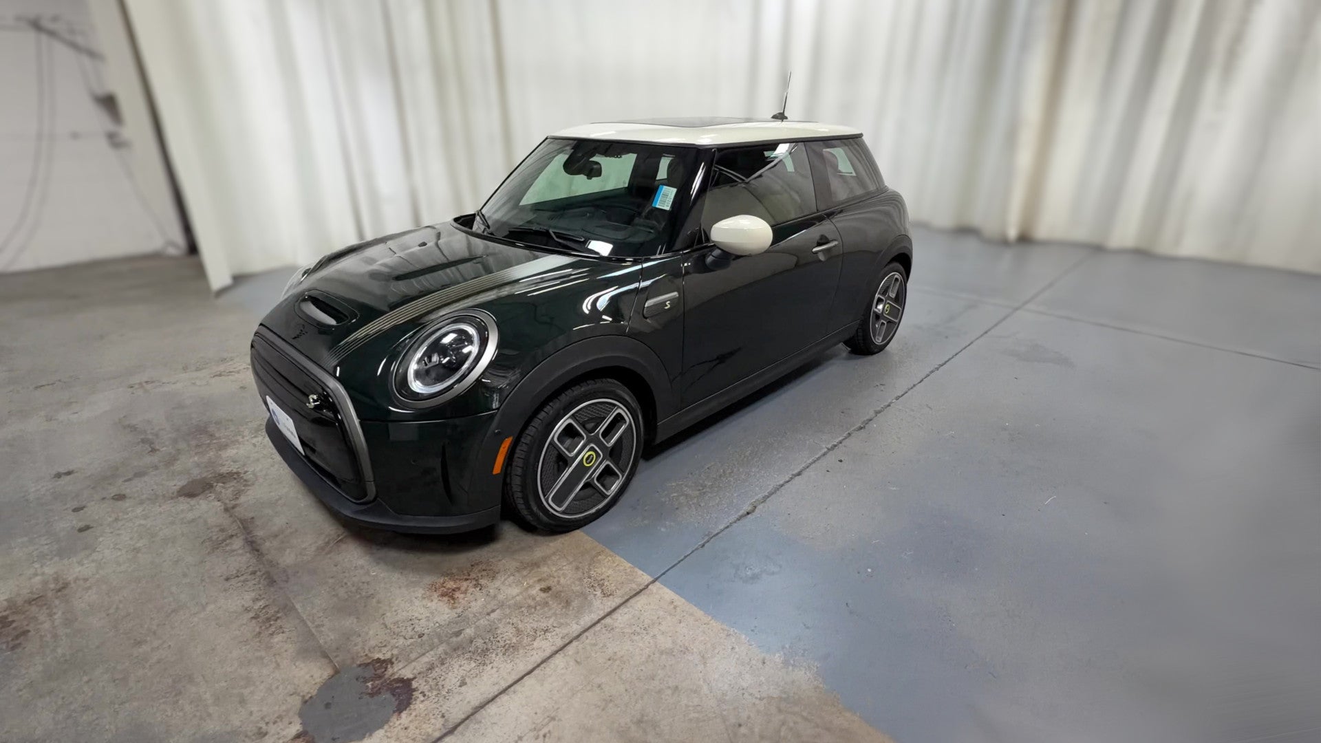 2023 MINI Hardtop 2 Door vehicle photo