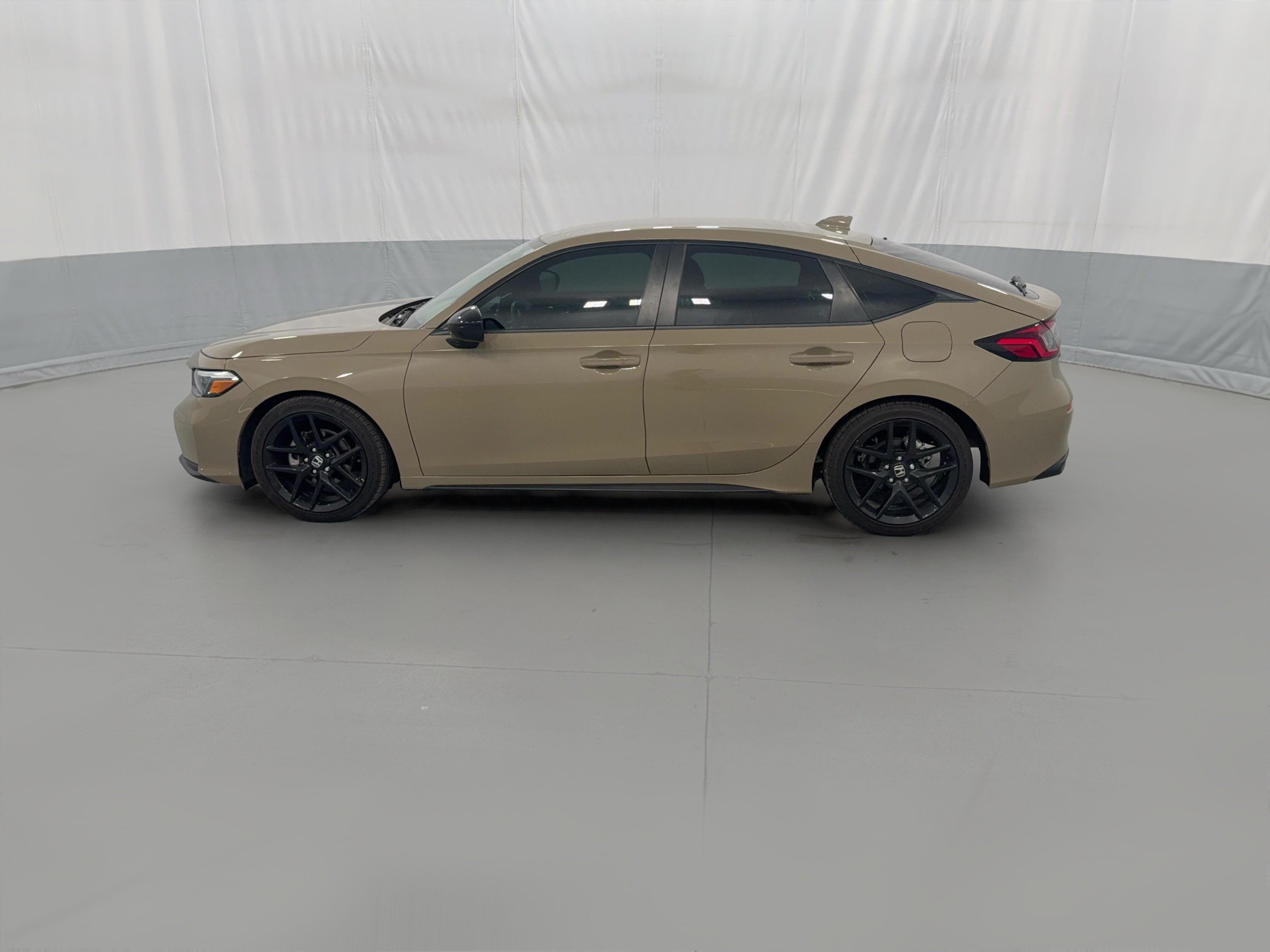 2026 Honda Civic Hatchback Sport - Photo 24