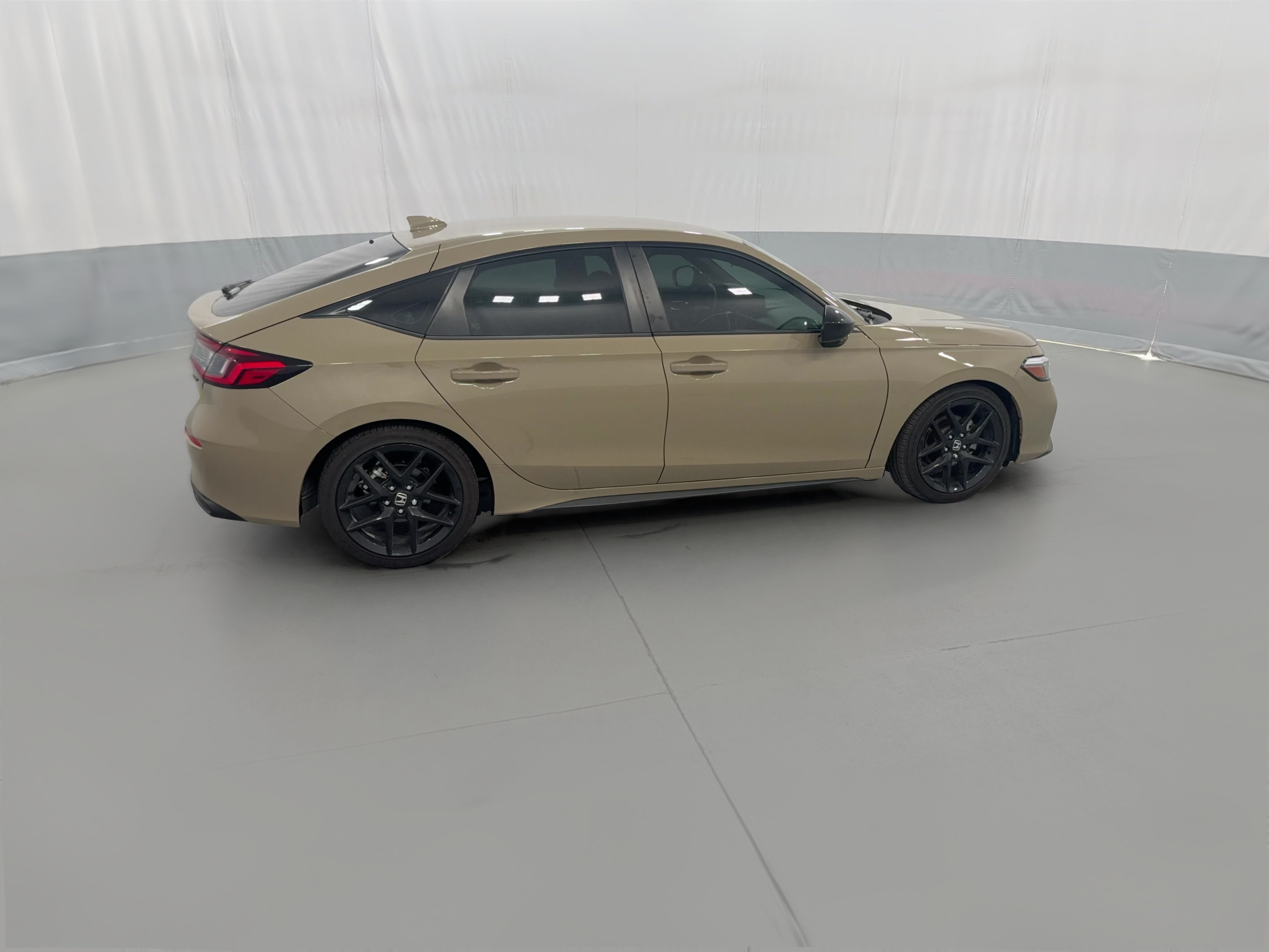 2026 Honda Civic Hatchback Sport - Photo 31