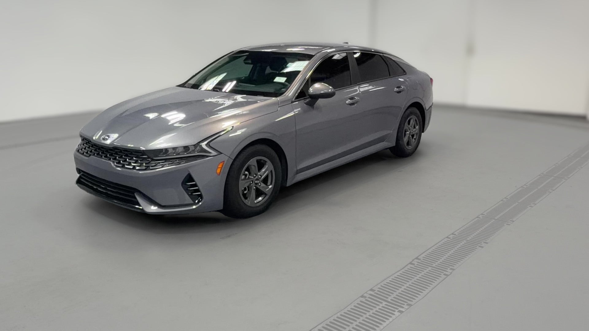 2021 Kia K5 vehicle photo