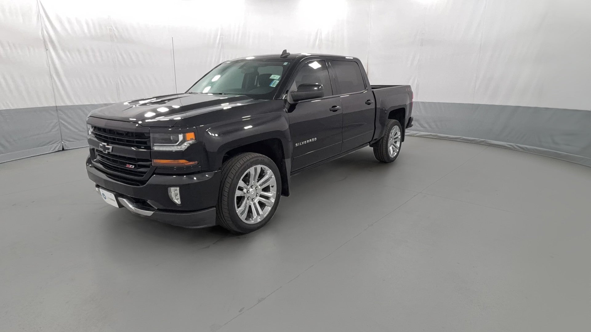2018 Chevrolet Silverado 1500 Crew Cab vehicle photo