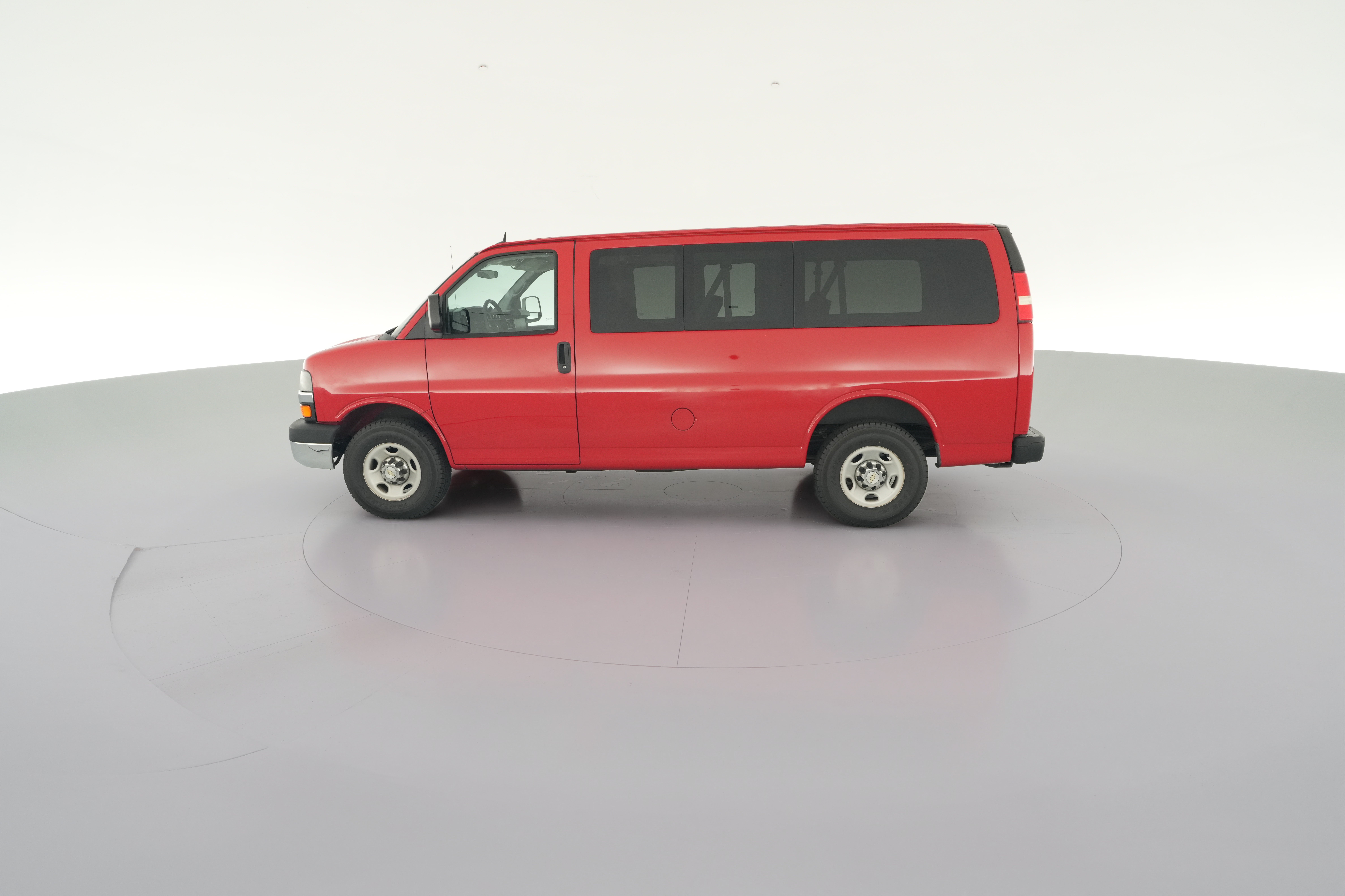 2011 Chevrolet Express LS - Photo 24