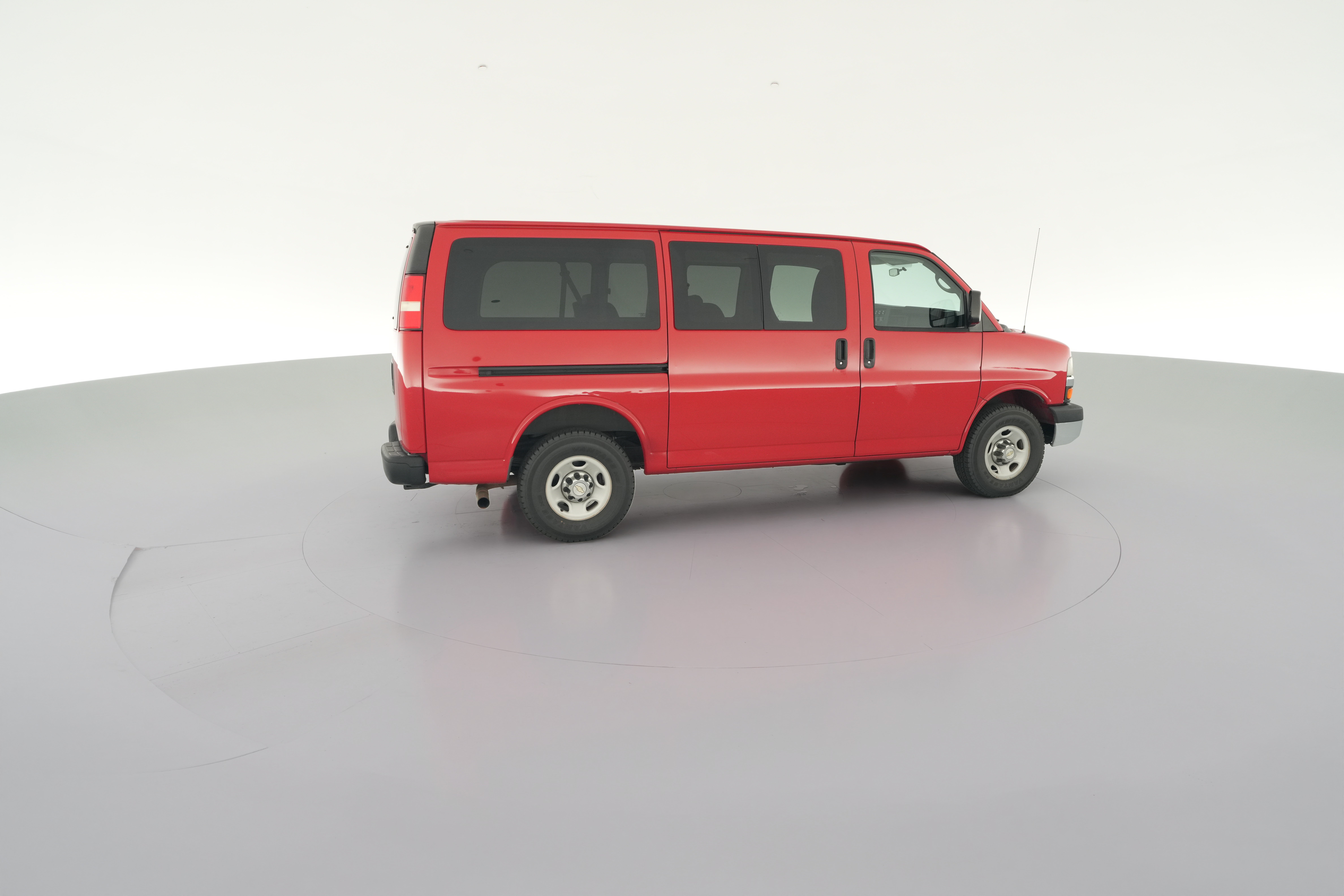 2011 Chevrolet Express LS - Photo 31