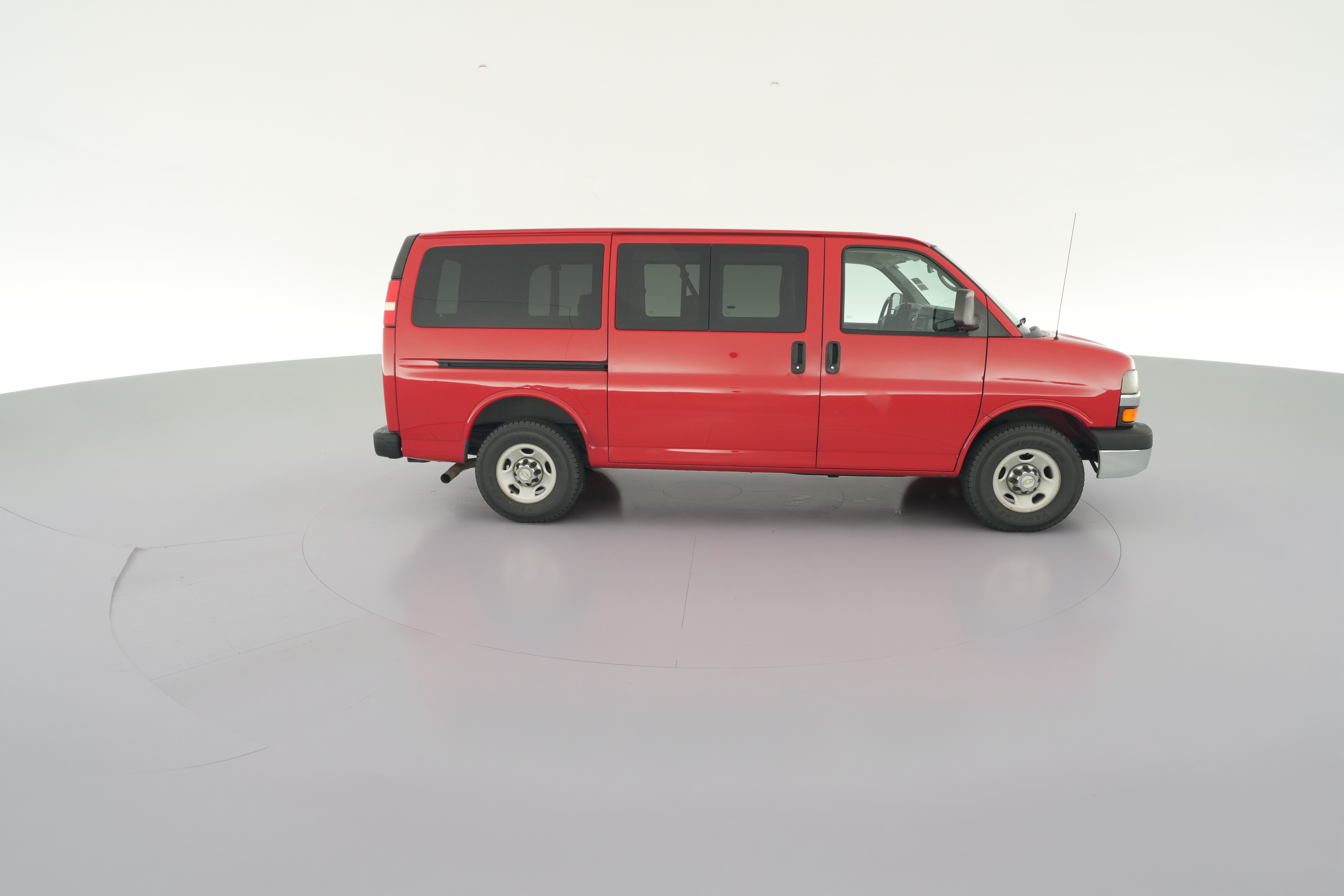 2011 Chevrolet Express LS - Photo 32