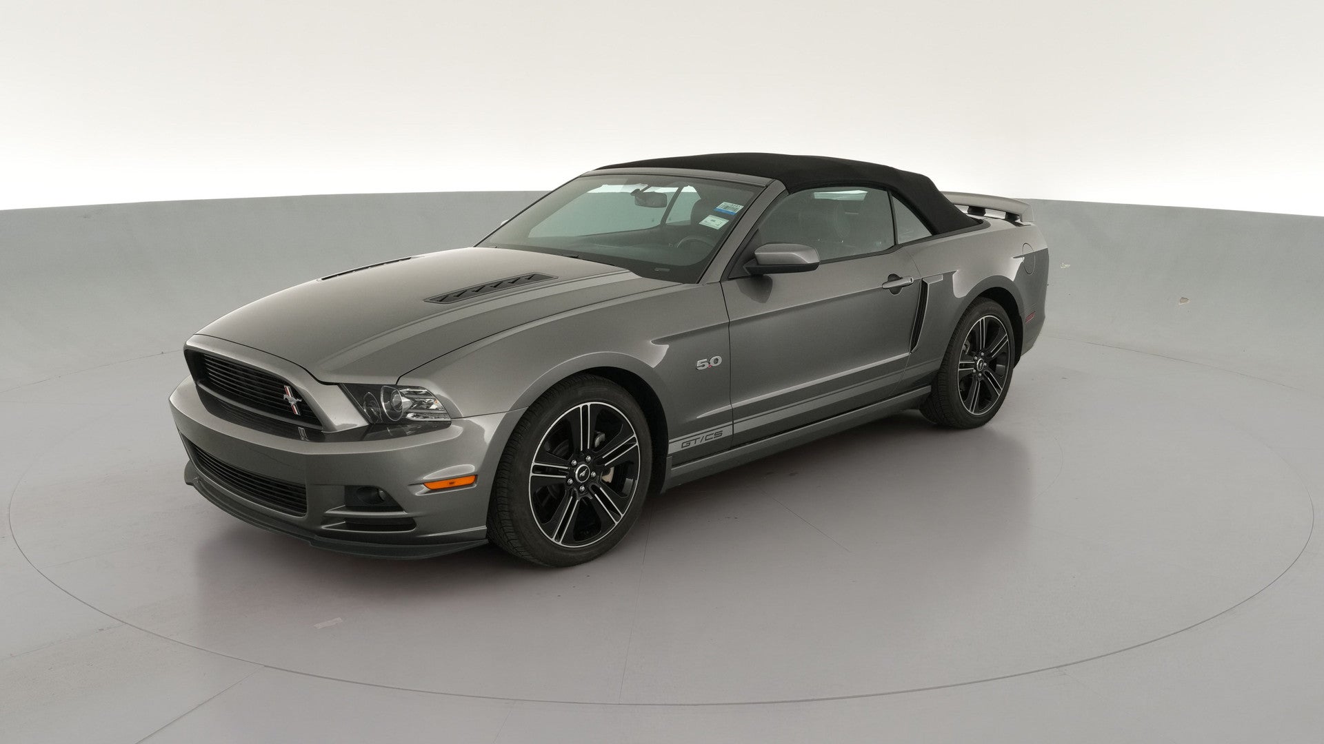 2013 Ford Mustang vehicle photo