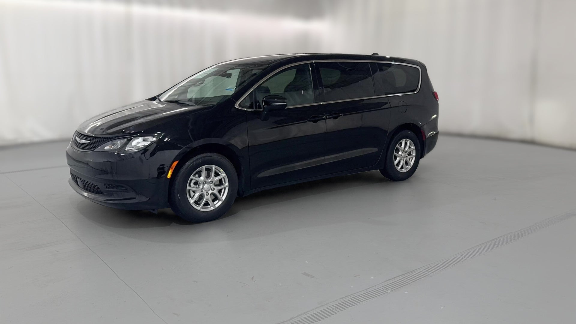 2027 Chrysler Pacifica vehicle photo