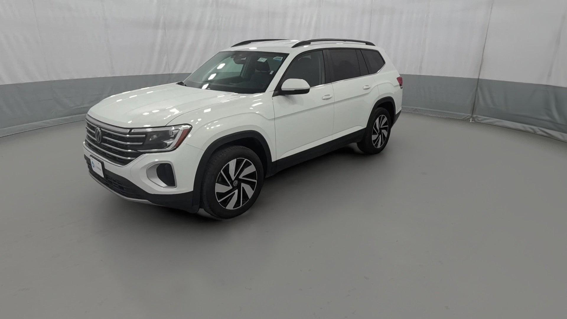 2025 Volkswagen Atlas vehicle photo