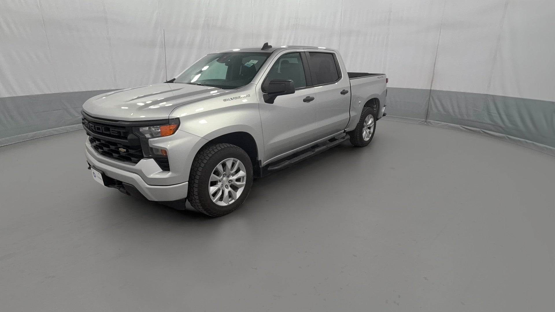2022 Chevrolet Silverado 1500 Crew Cab vehicle photo