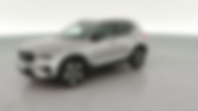 2026 Volvo XC40 vehicle photo