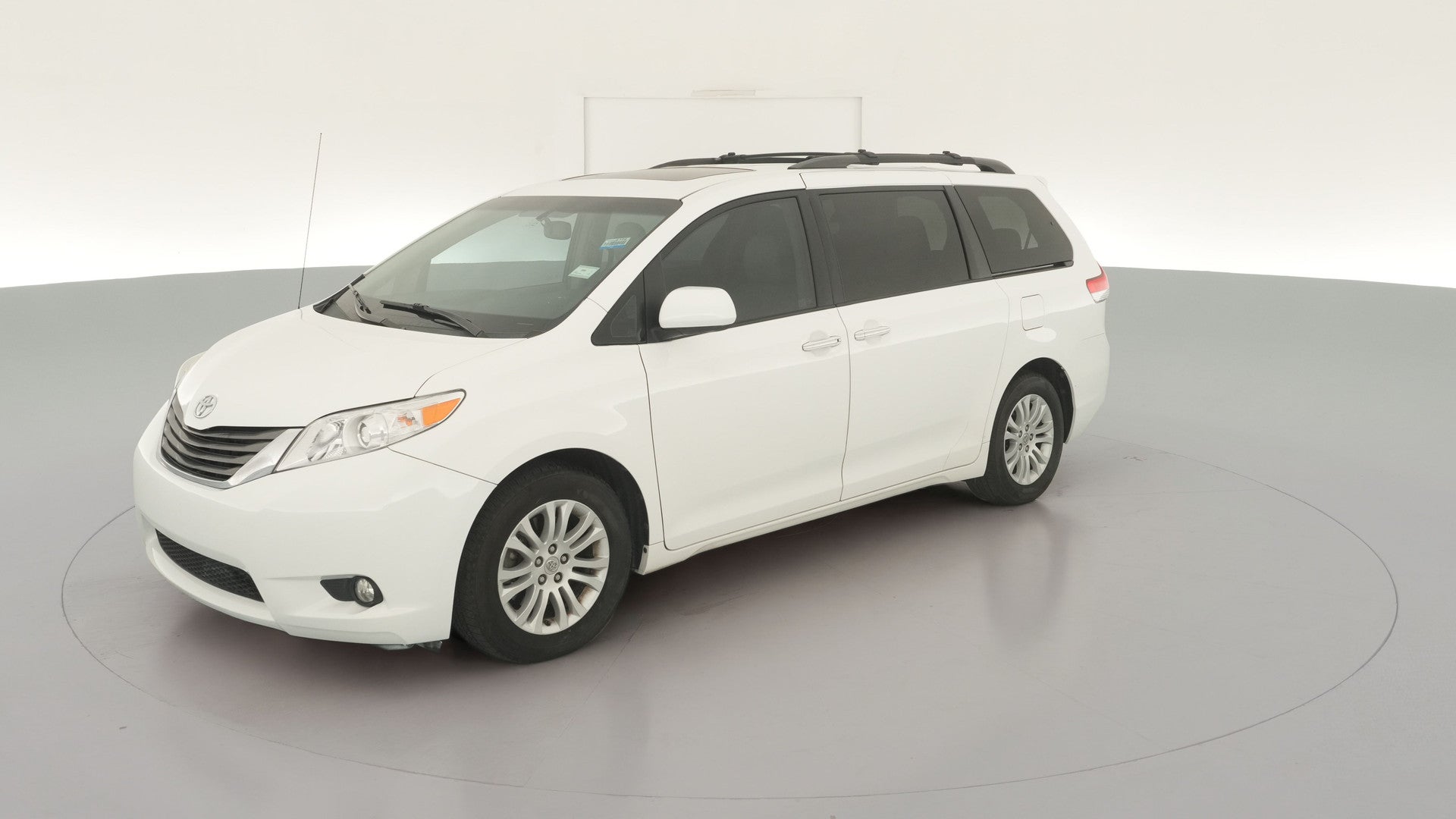 2013 Toyota Sienna vehicle photo