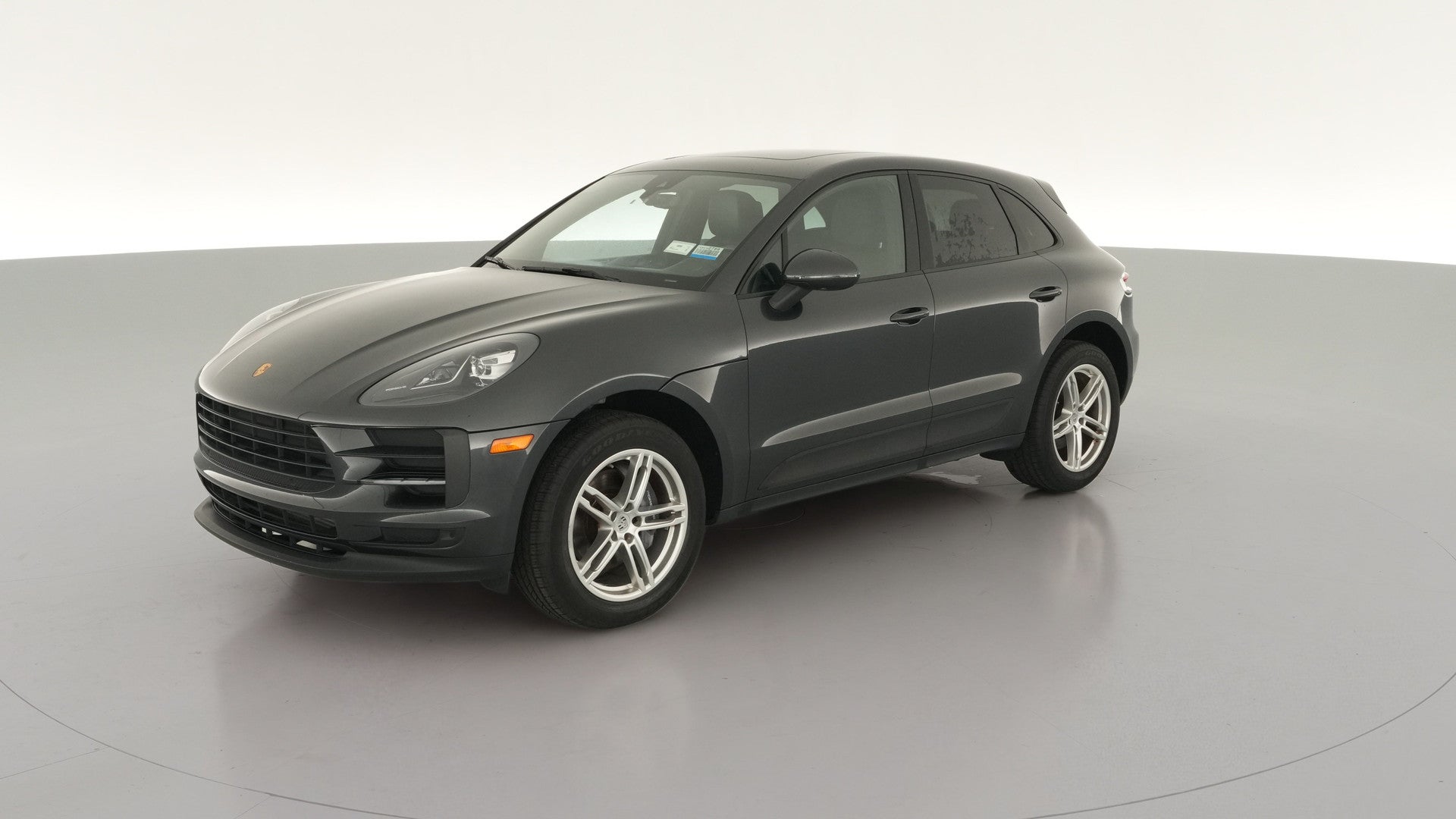 2021 Porsche Macan vehicle photo