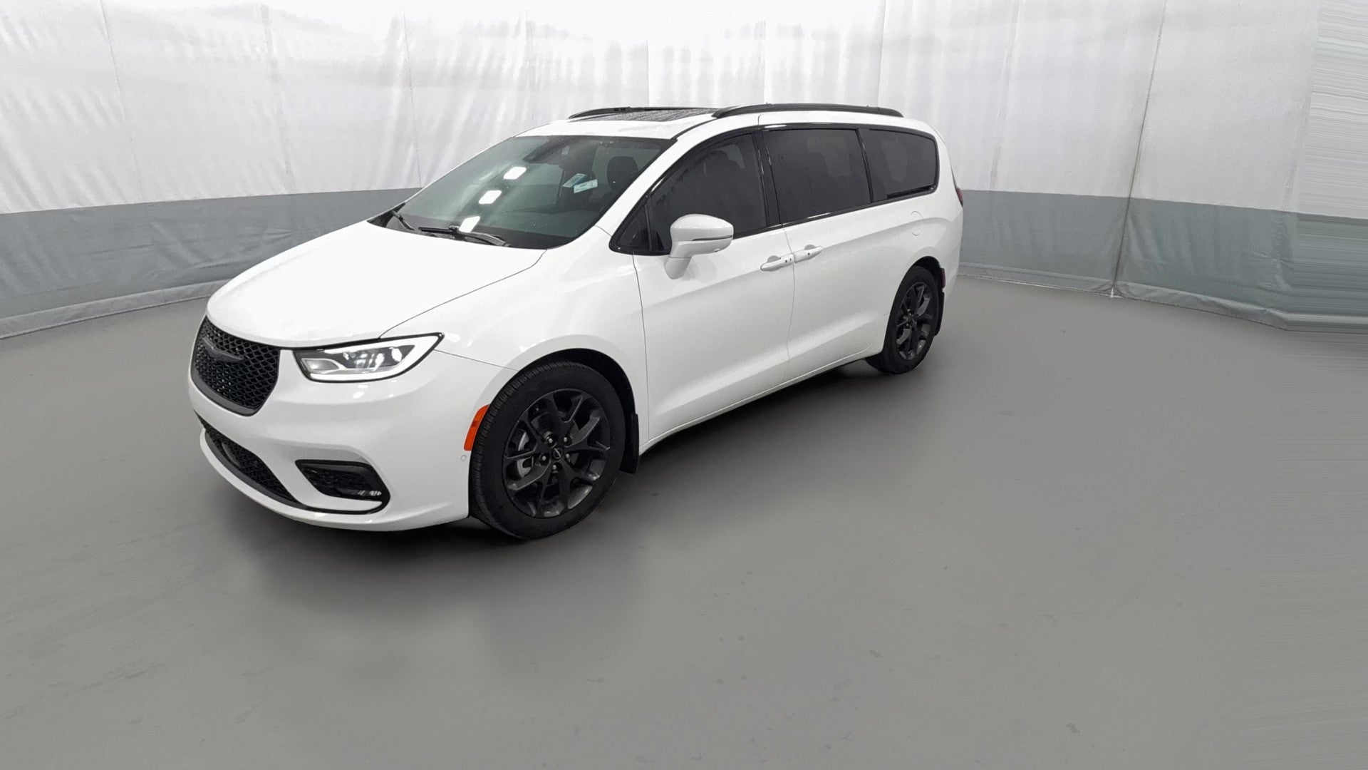 2021 Chrysler Pacifica vehicle photo