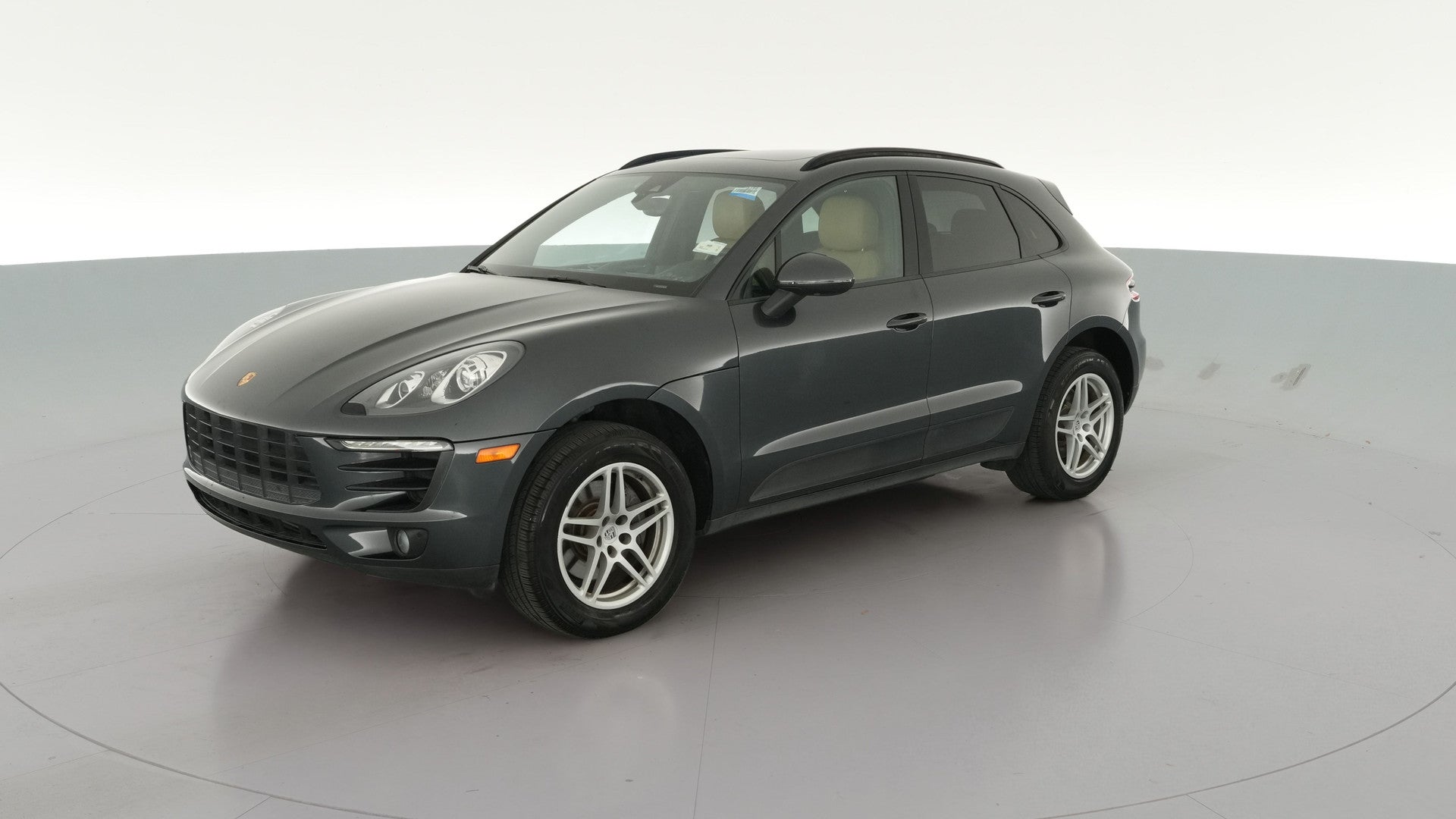 2018 Porsche Macan vehicle photo