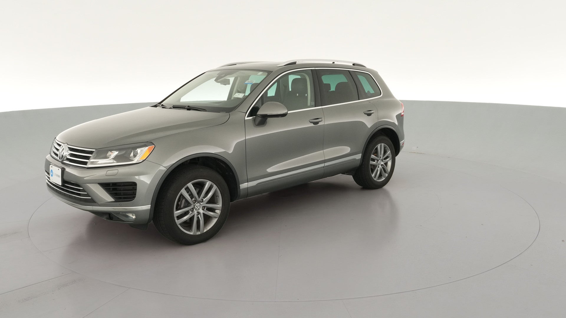 2016 Volkswagen Touareg vehicle photo