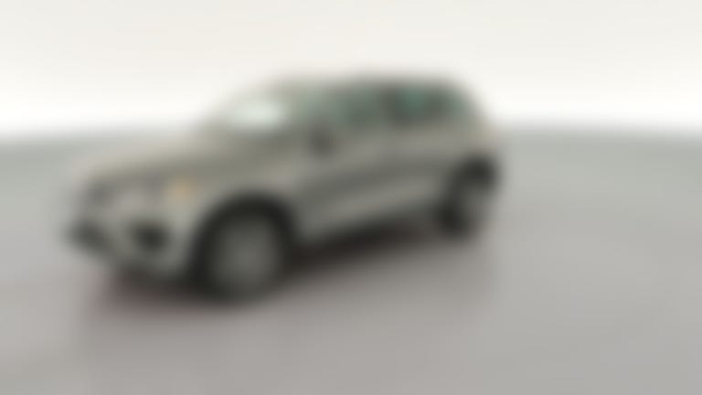 2016 Volkswagen Touareg vehicle photo