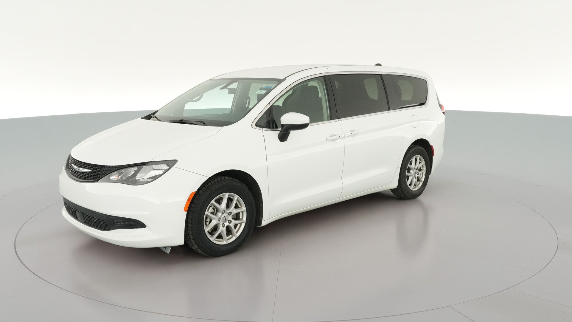 2022 Chrysler Voyager vehicle photo
