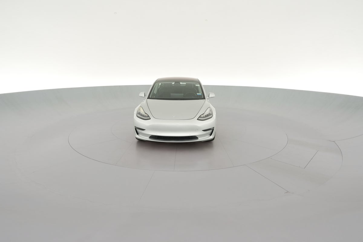 2018 Tesla Model 3 Long Range Rear-Wheel Drive in Silver Metallic — 360° view 1