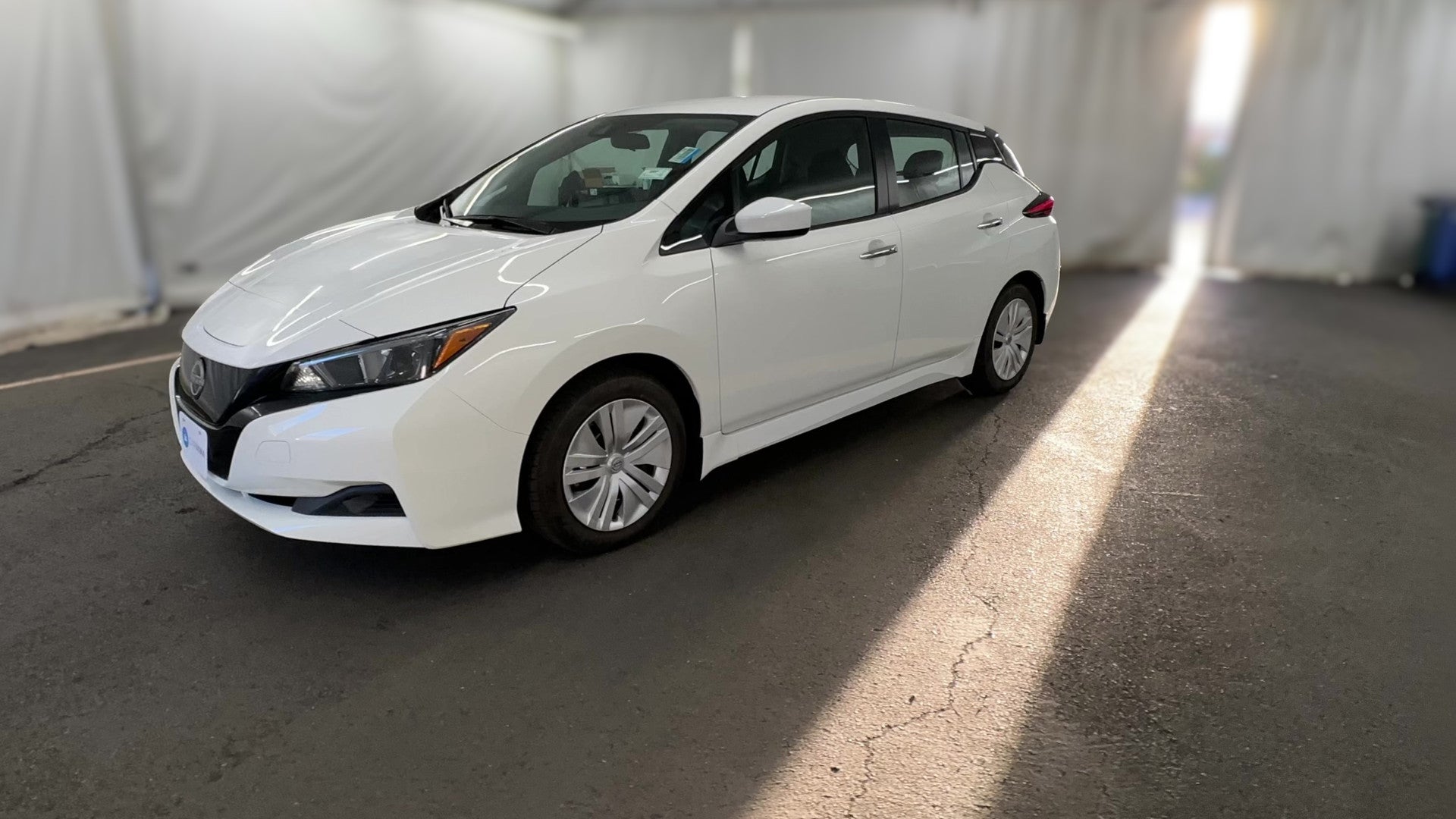 2025 Nissan LEAF vehicle photo