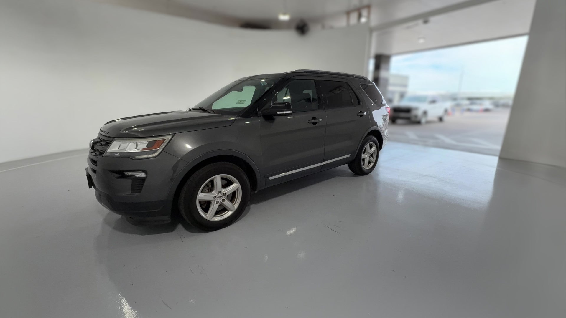 2018 Ford Explorer vehicle photo