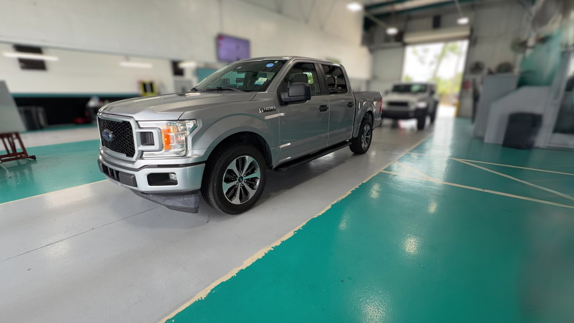 2020 Ford F150 SuperCrew Cab vehicle photo