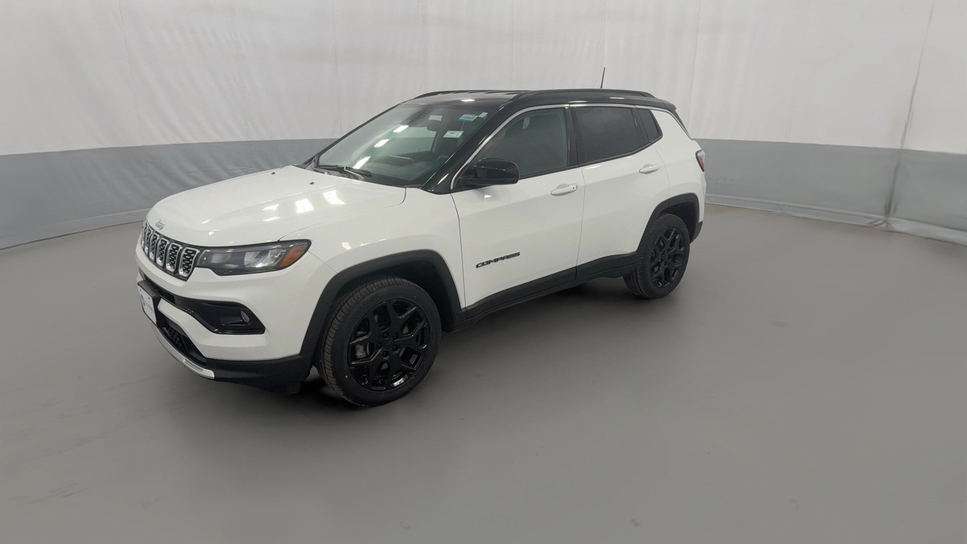 2024 Jeep Compass vehicle photo