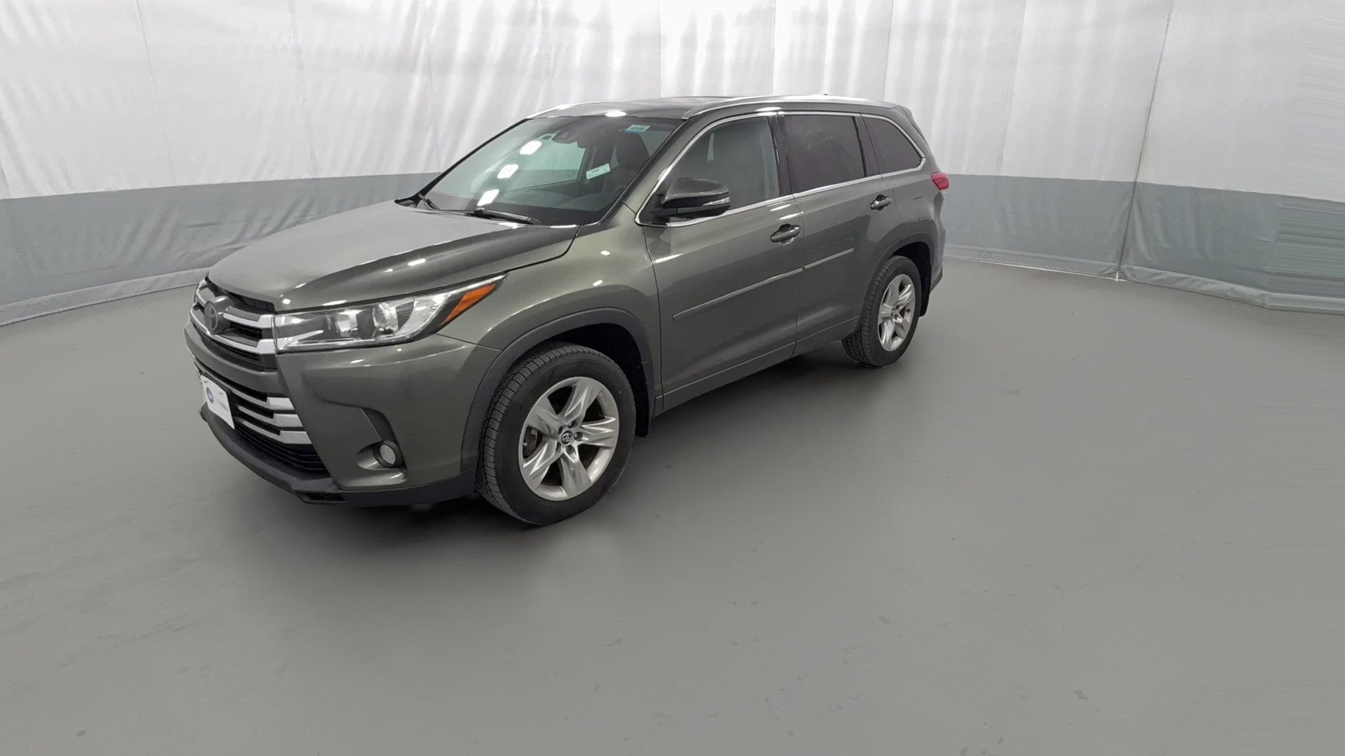 2018 Toyota Highlander vehicle photo