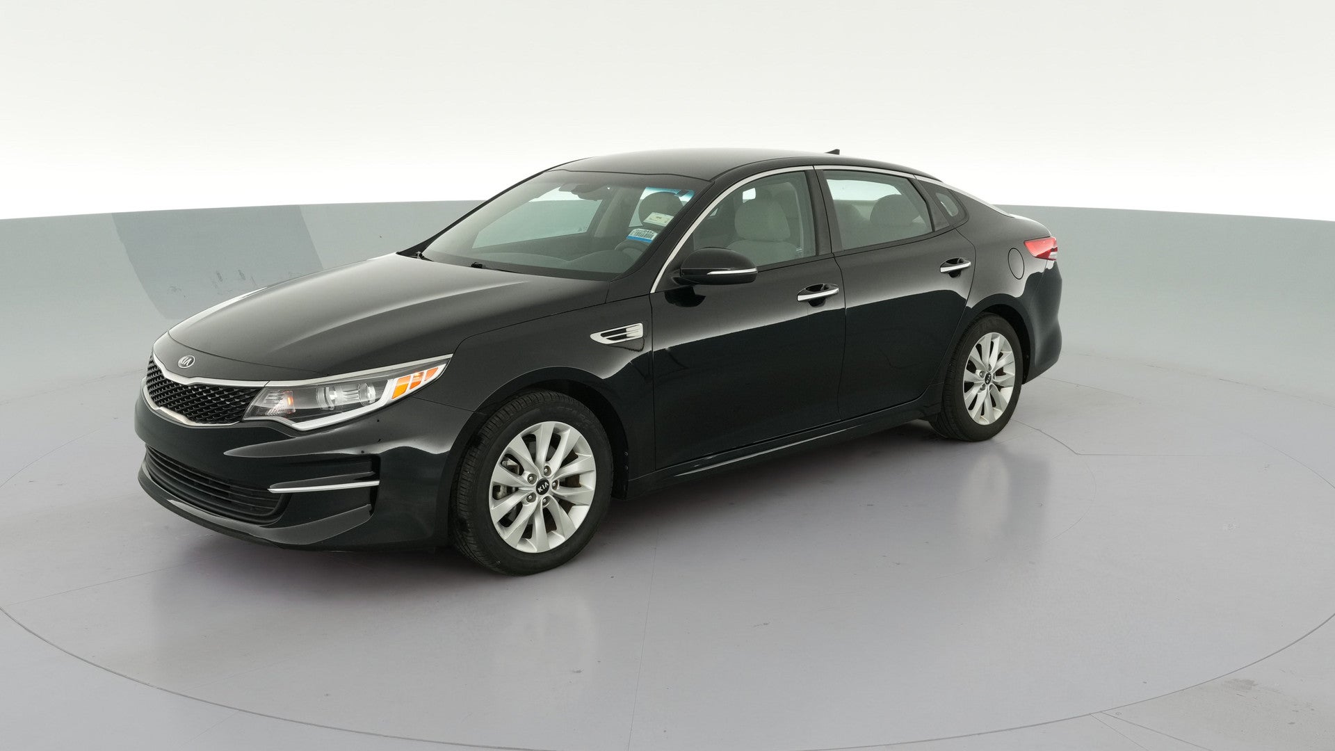 2018 Kia Optima vehicle photo