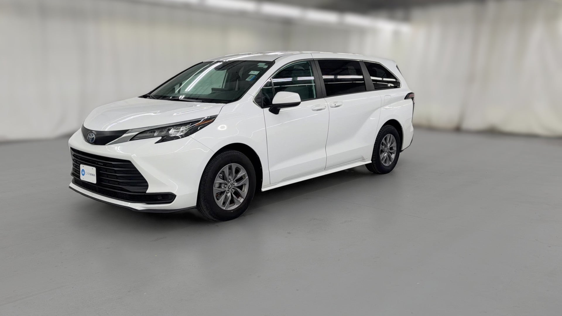2025 Toyota Sienna vehicle photo