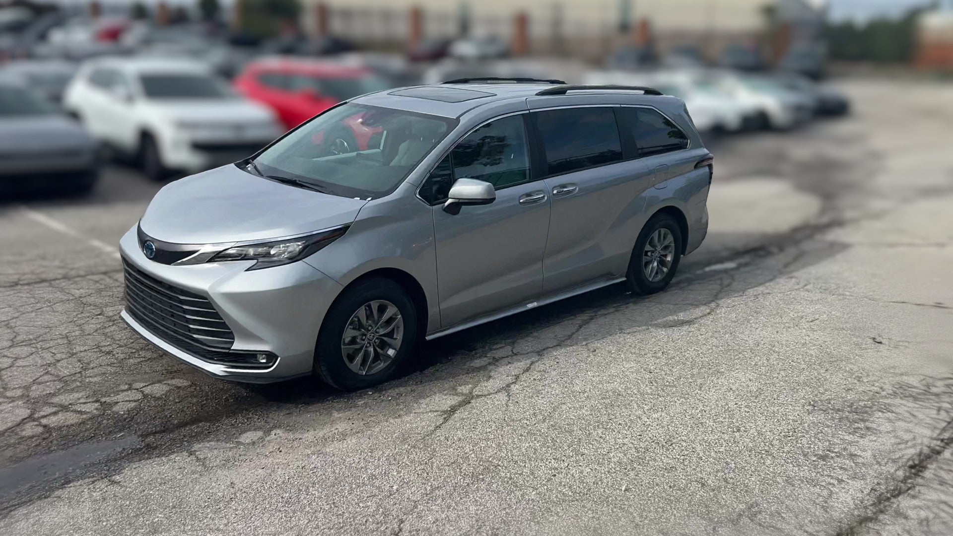 2025 Toyota Sienna vehicle photo