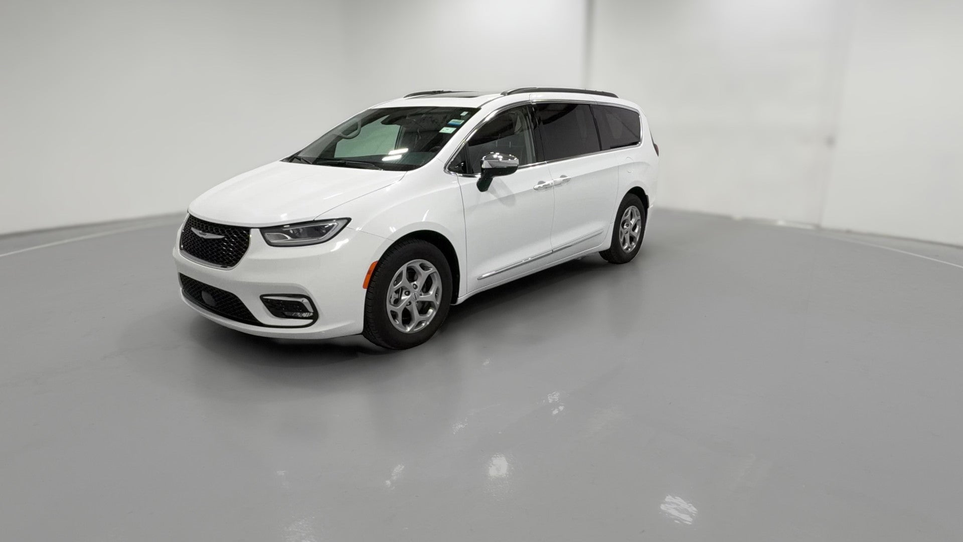2023 Chrysler Pacifica vehicle photo