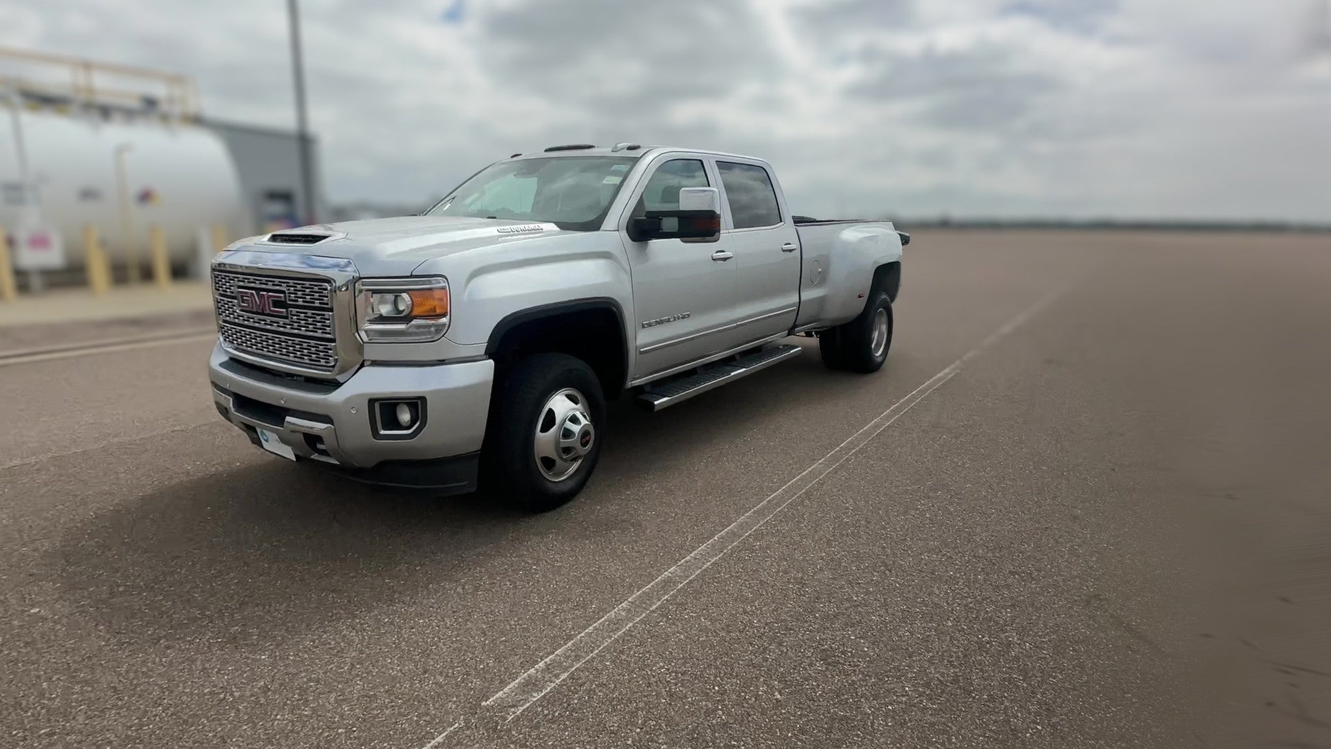 2018 GMC Sierra 3500 HD Crew Cab vehicle photo