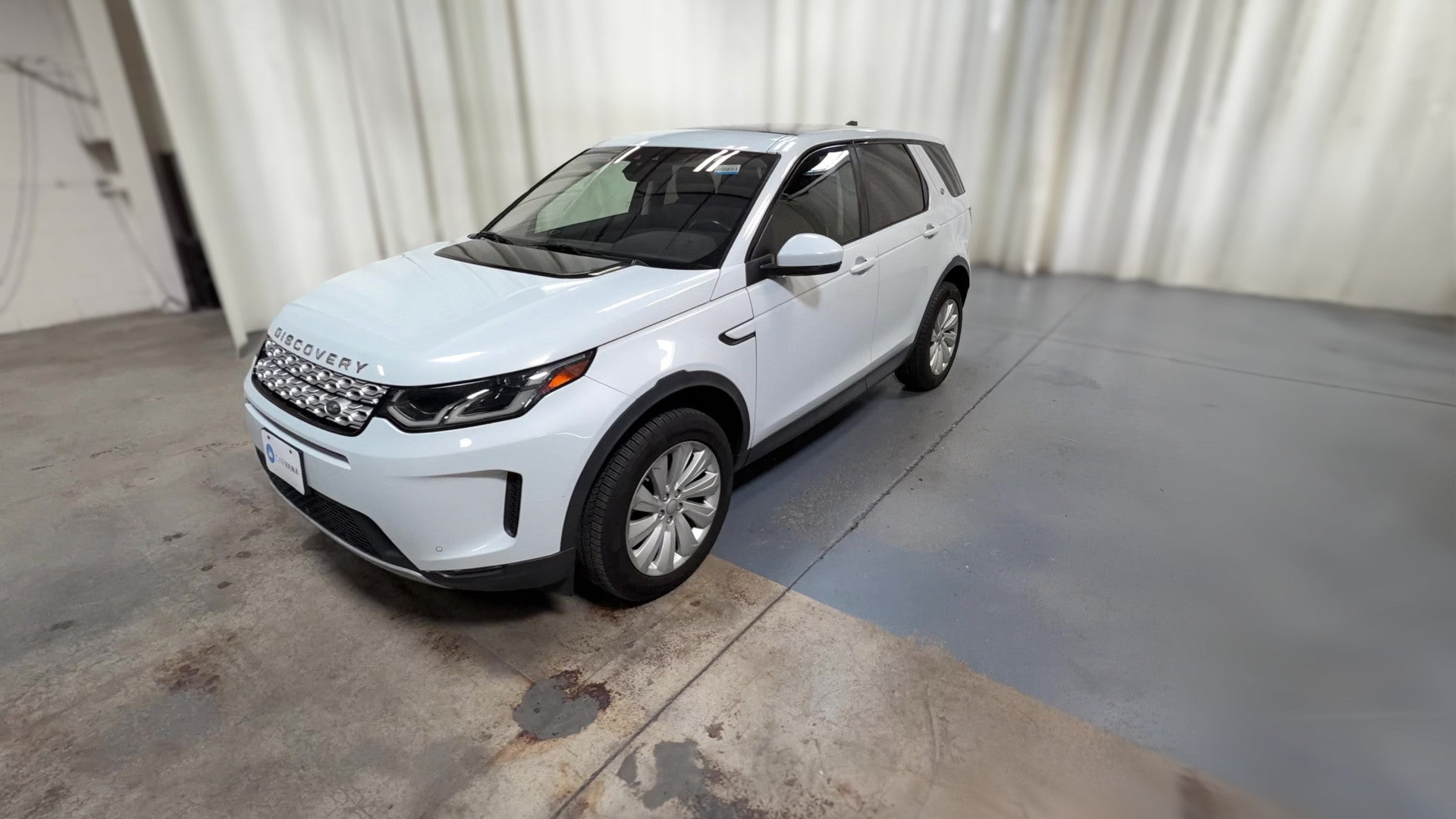 2020 Land Rover Discovery Sport vehicle photo