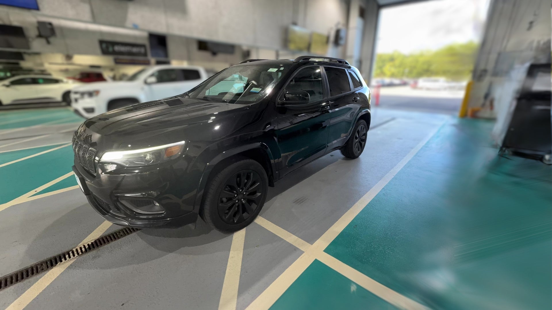 2019 Jeep Cherokee vehicle photo