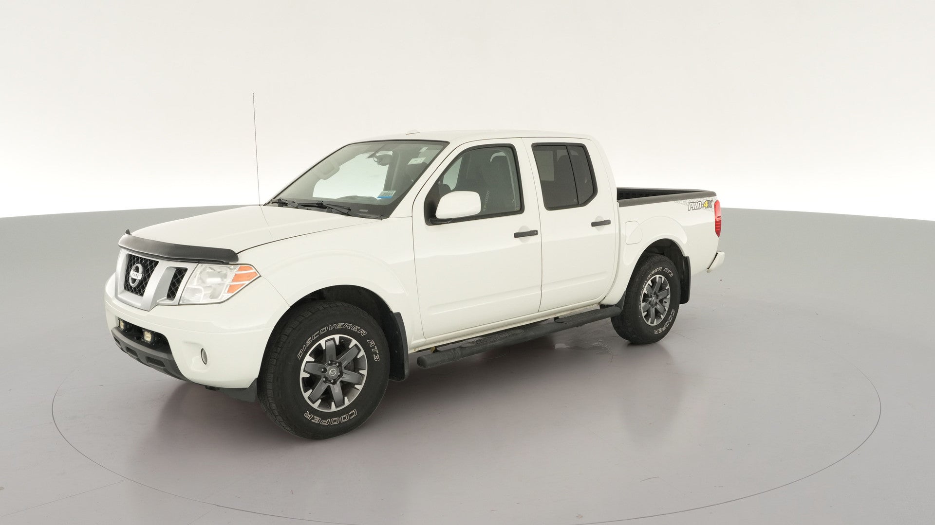 2018 Nissan Frontier Crew Cab vehicle photo