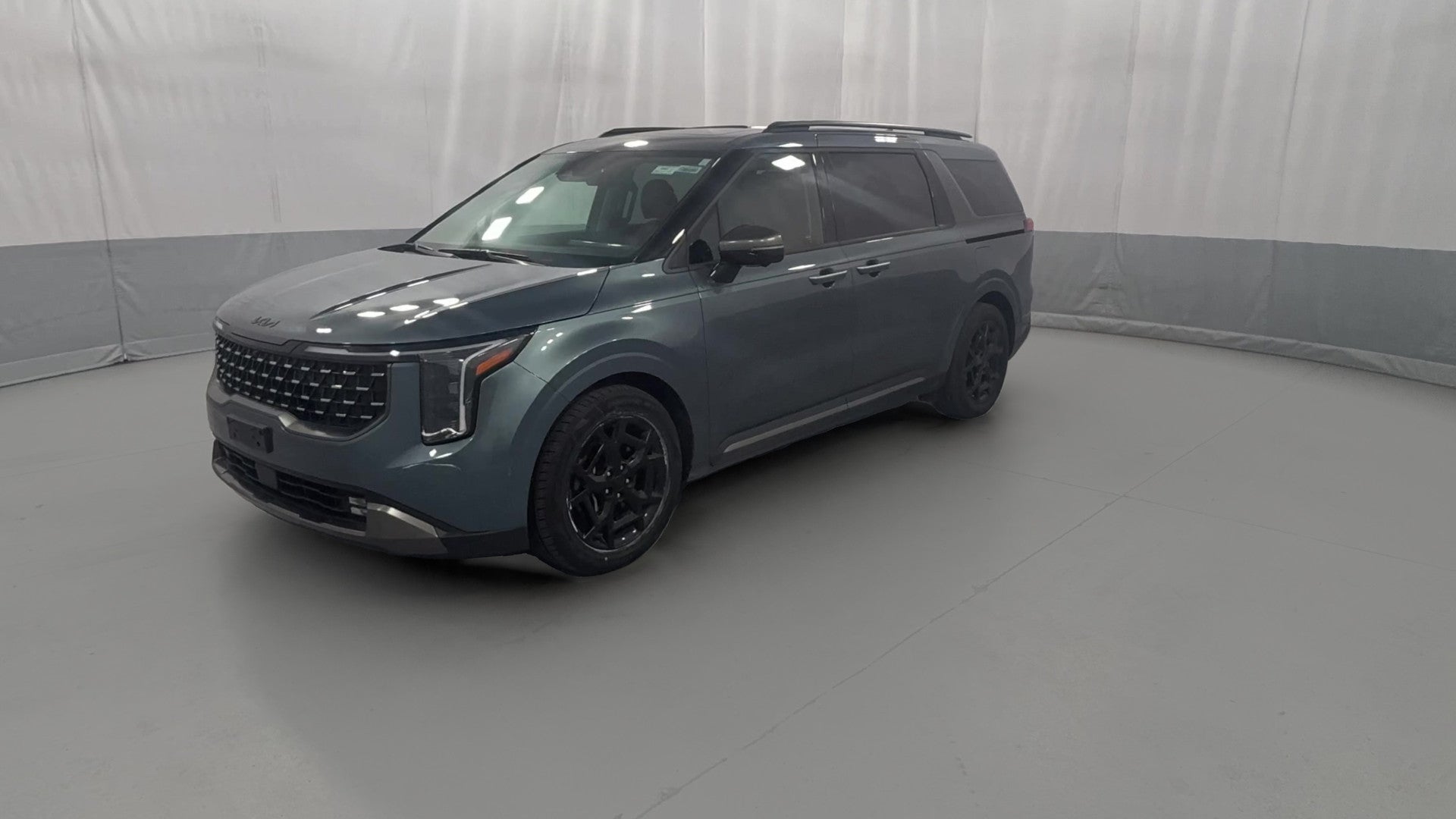 2025 Kia Carnival vehicle photo