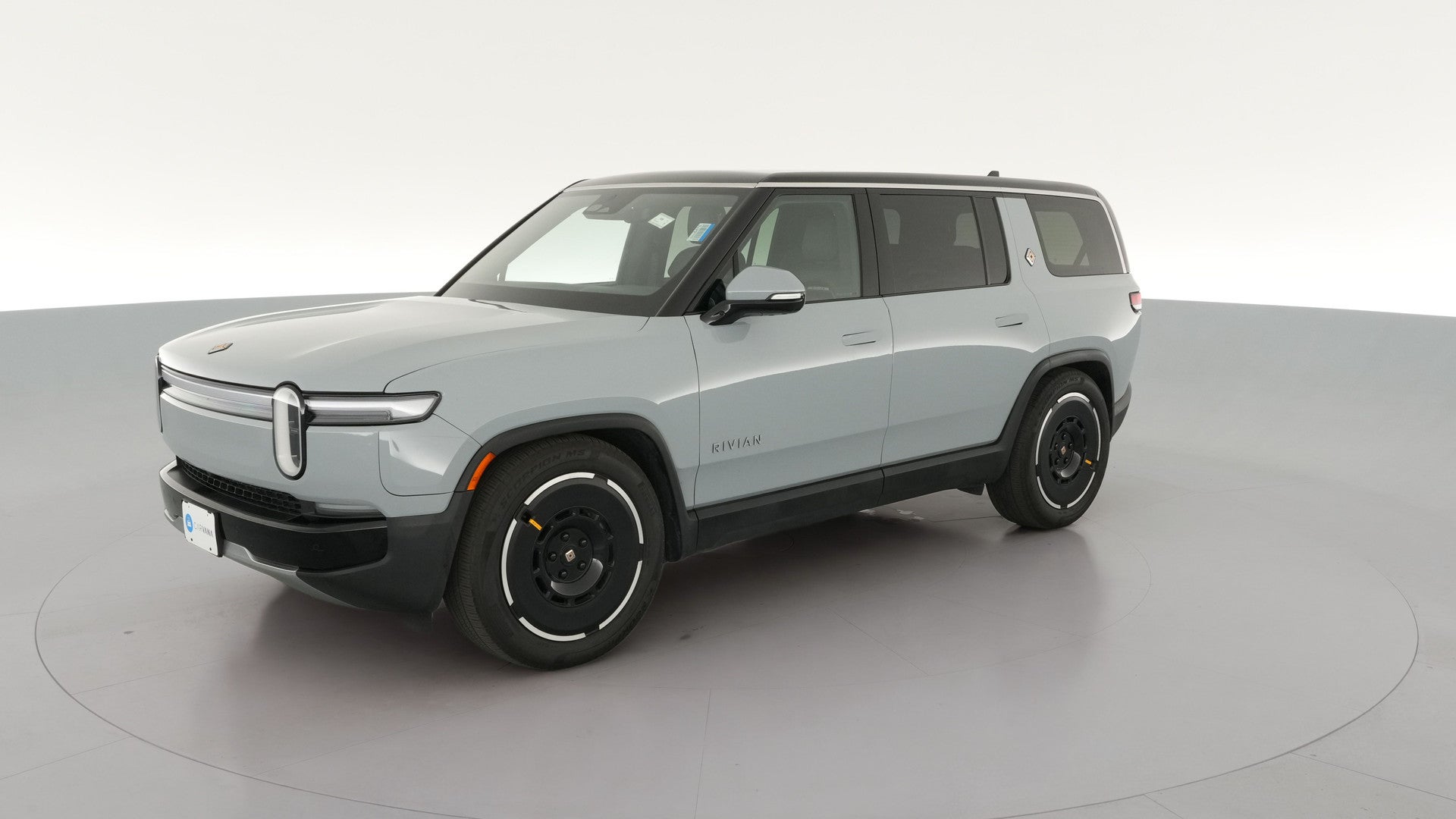 2025 Rivian R1S vehicle photo