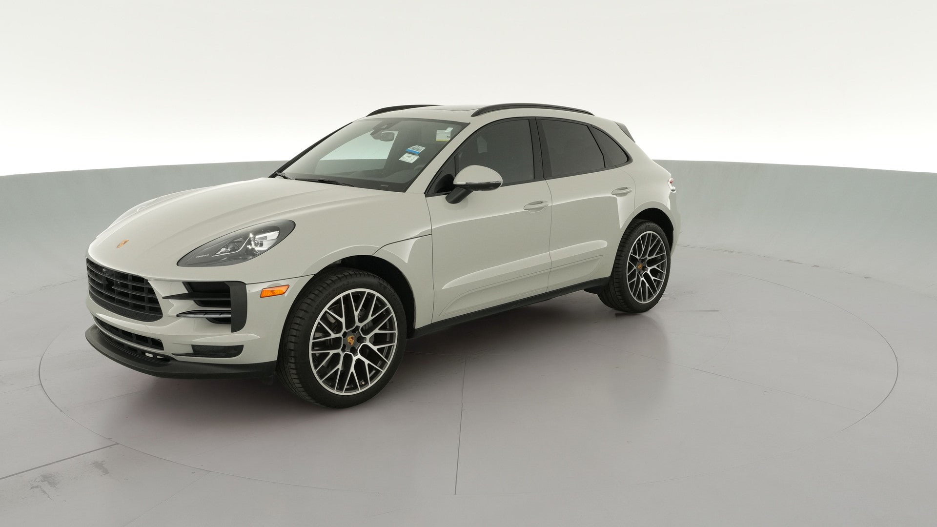 2021 Porsche Macan vehicle photo